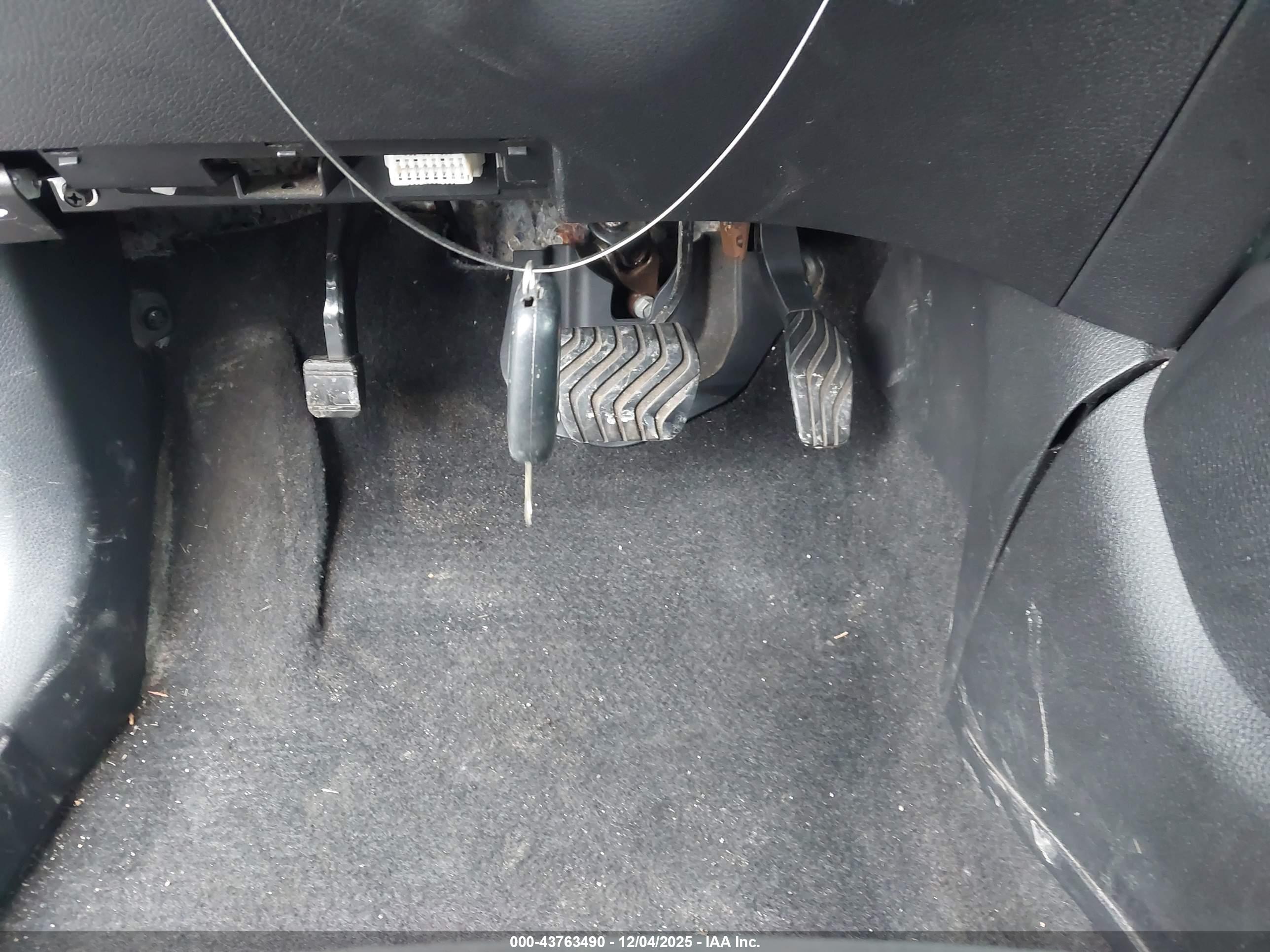 NISSAN ROGUE image 11