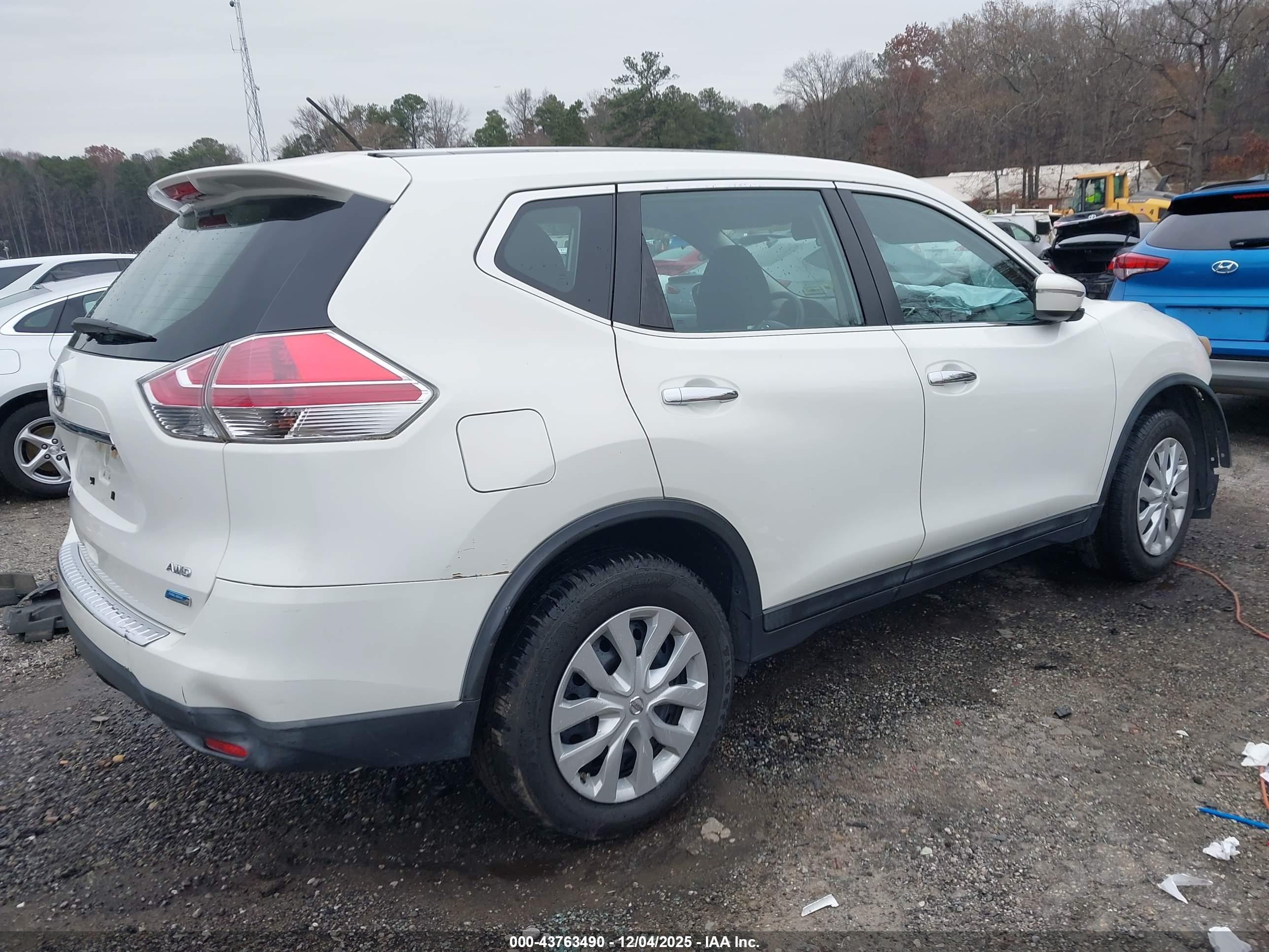 NISSAN ROGUE image 4