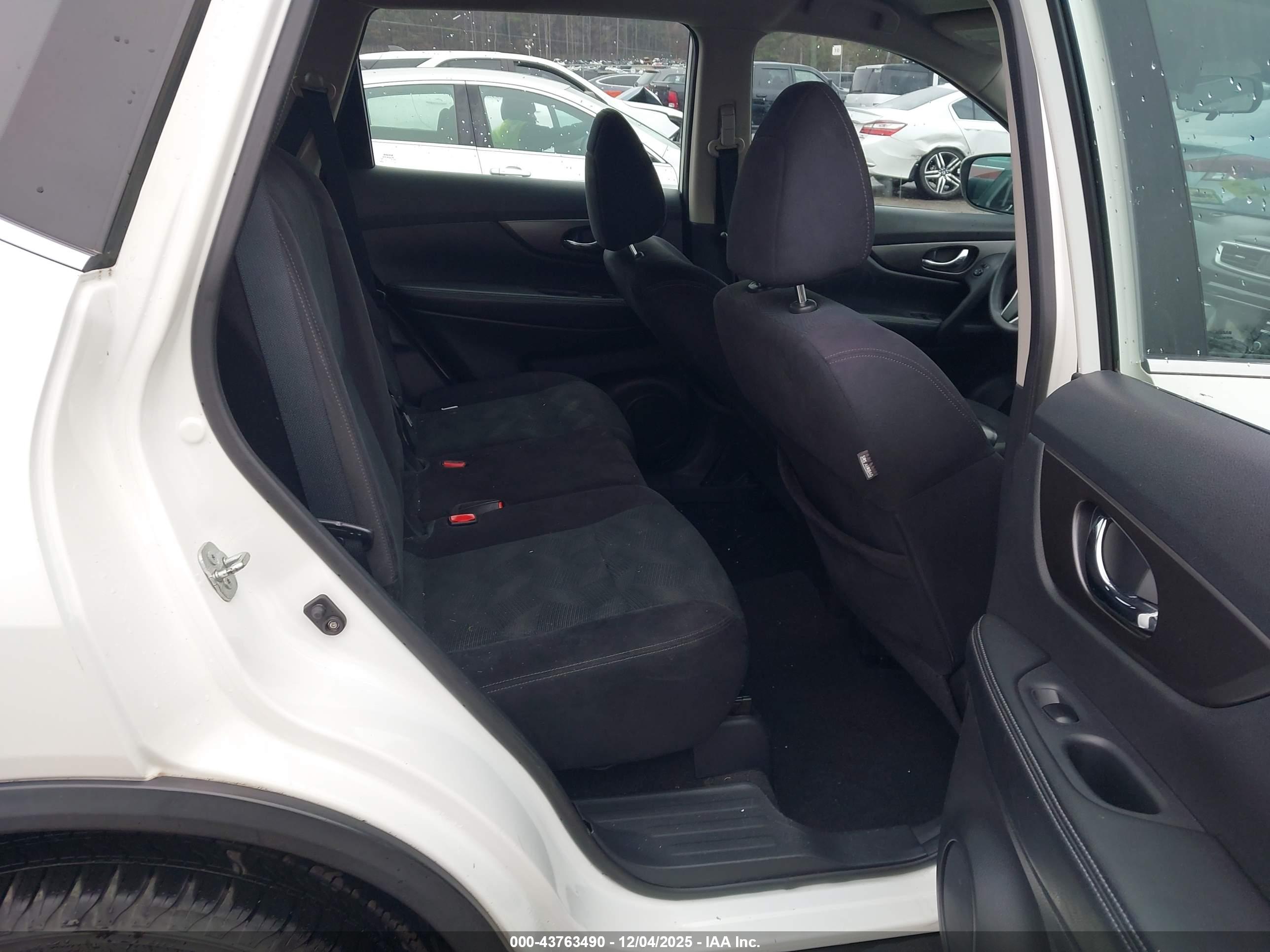 NISSAN ROGUE image 8