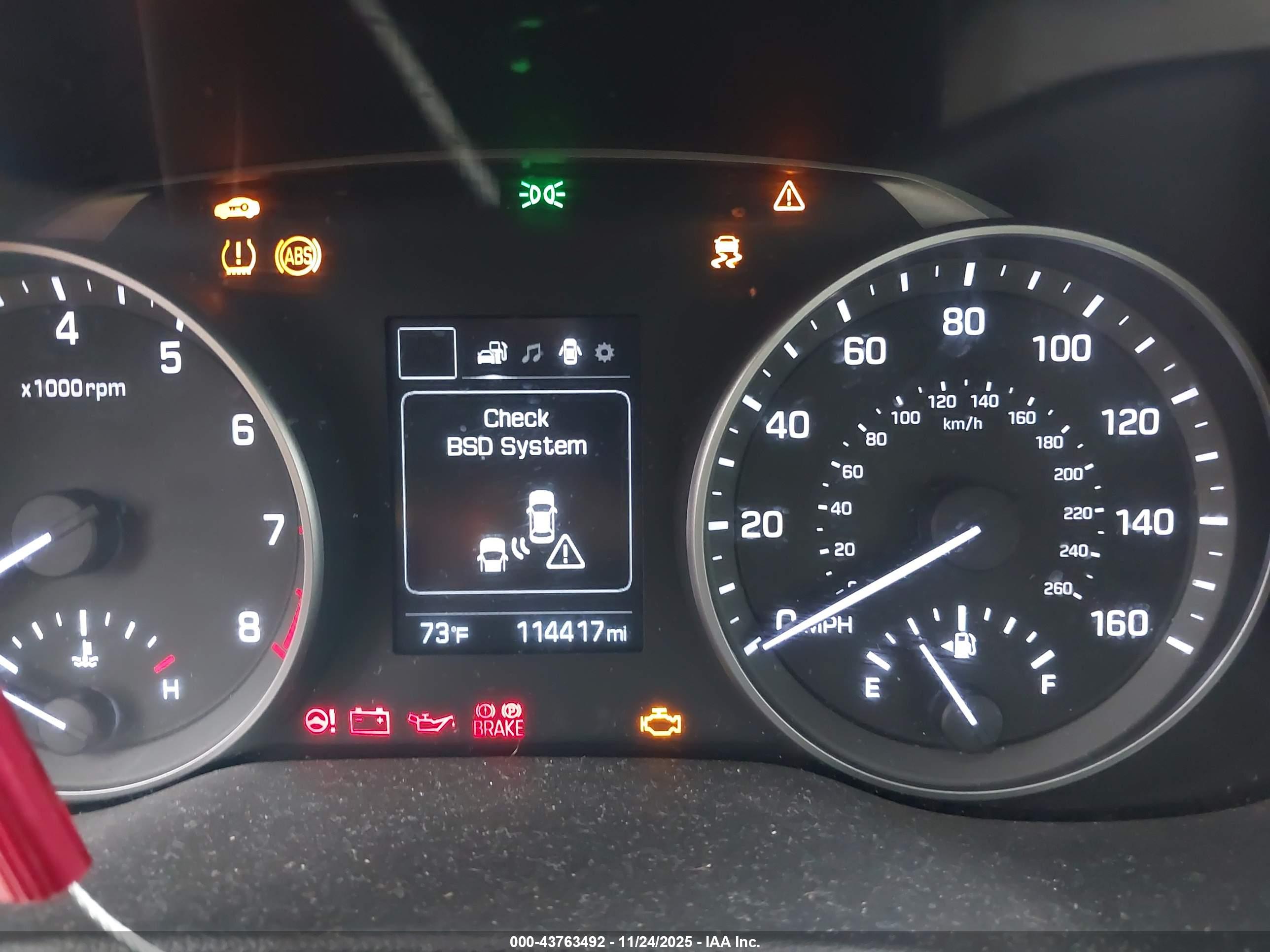 HYUNDAI ELANTRA image 7