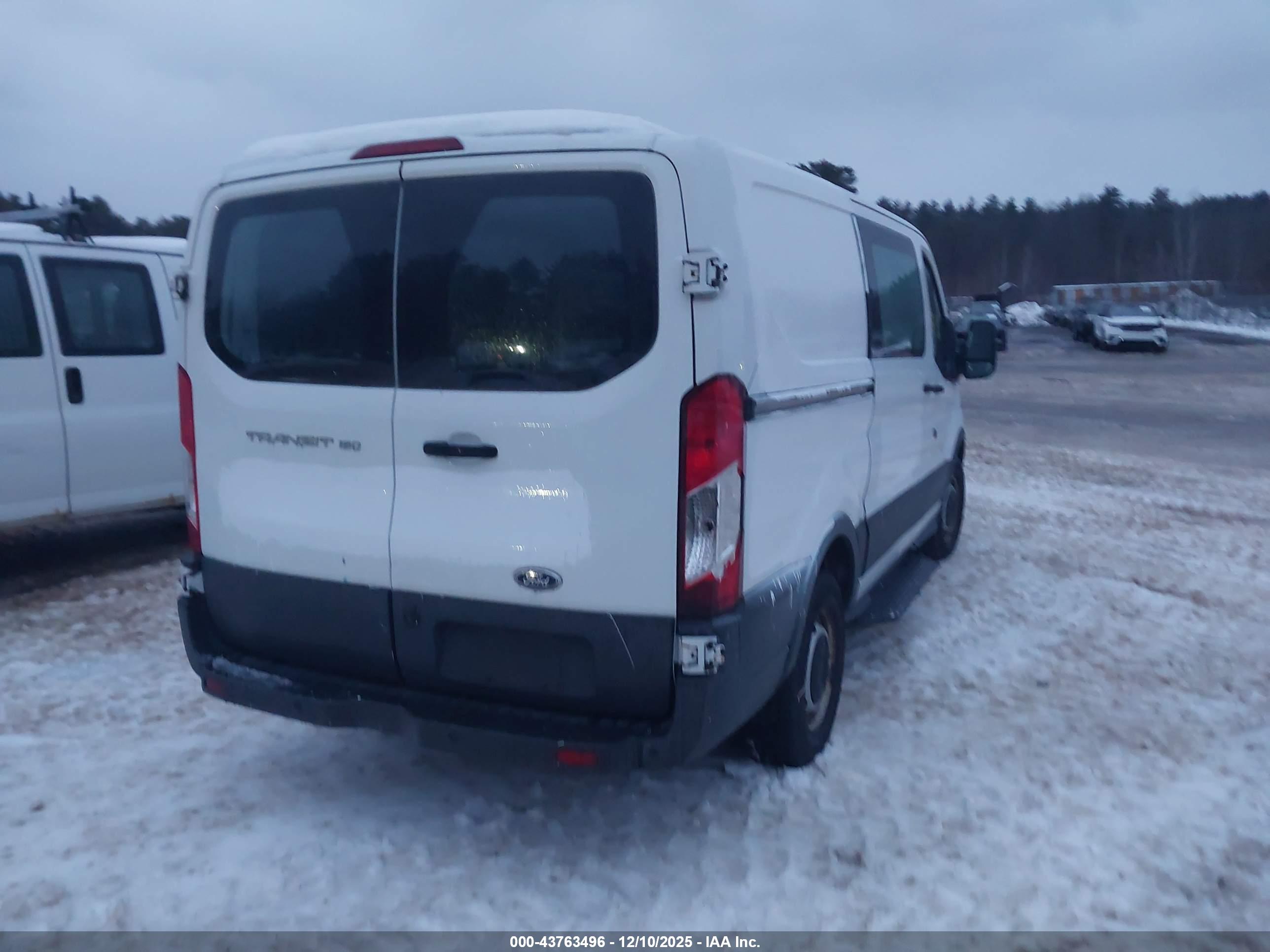FORD TRANSIT-150 image 4
