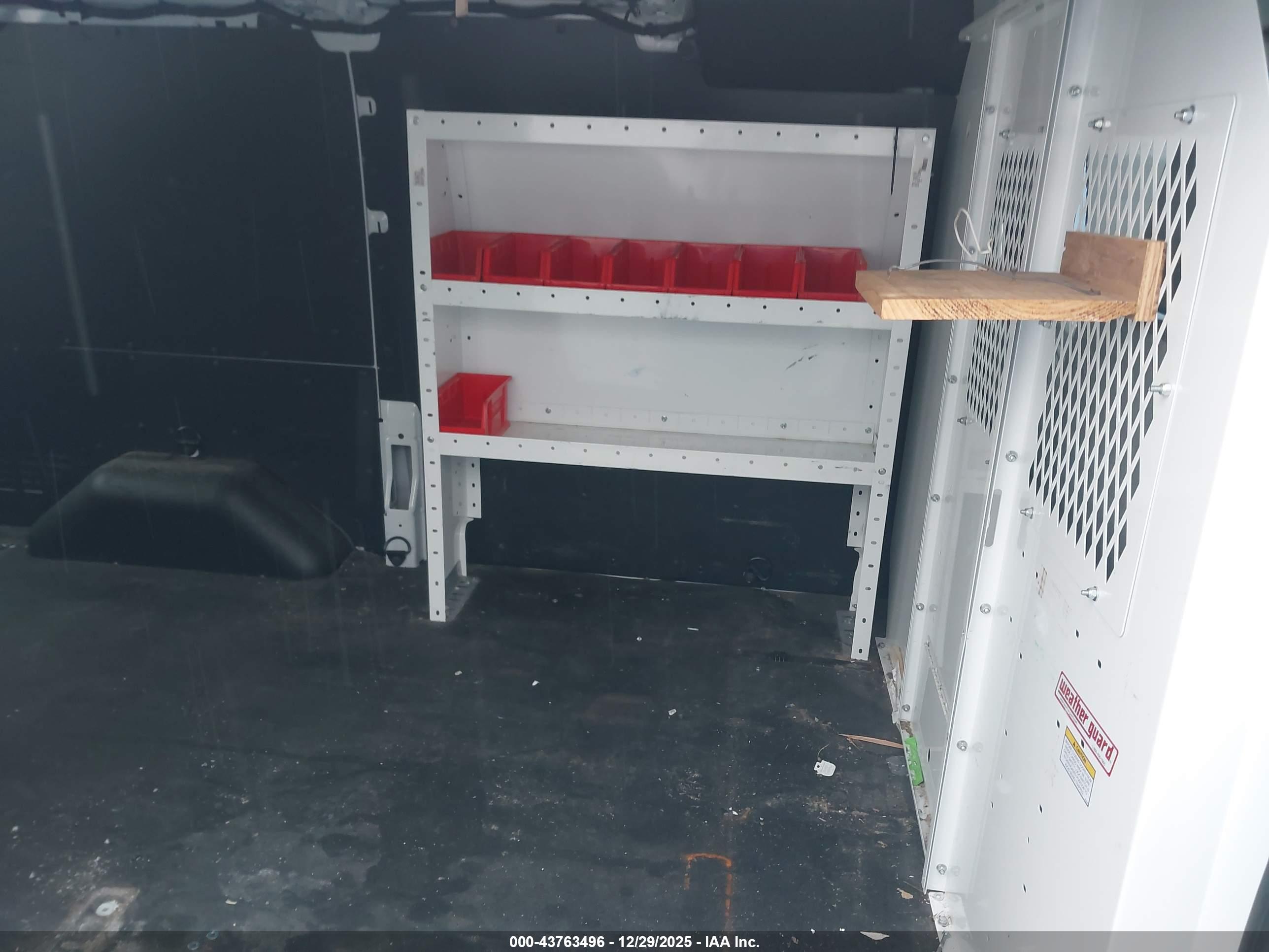 FORD TRANSIT-150 image 8