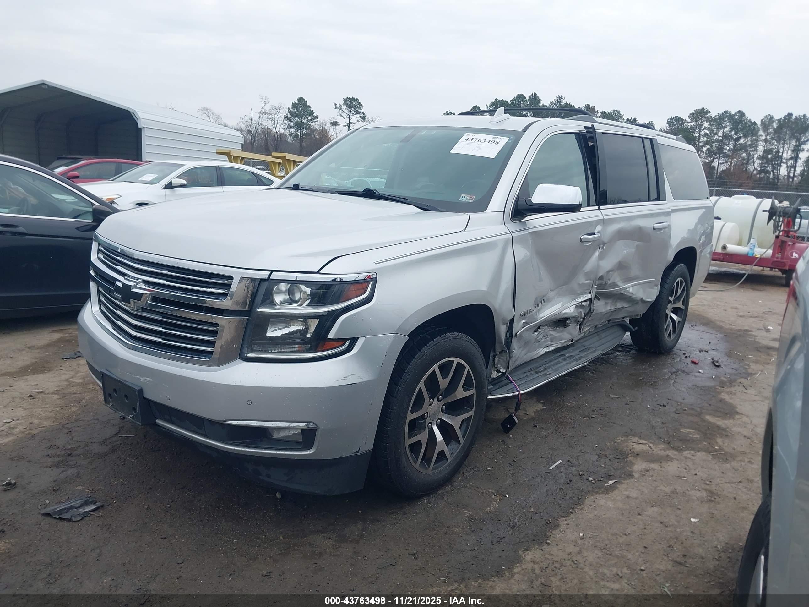 CHEVROLET SUBURBAN image 2