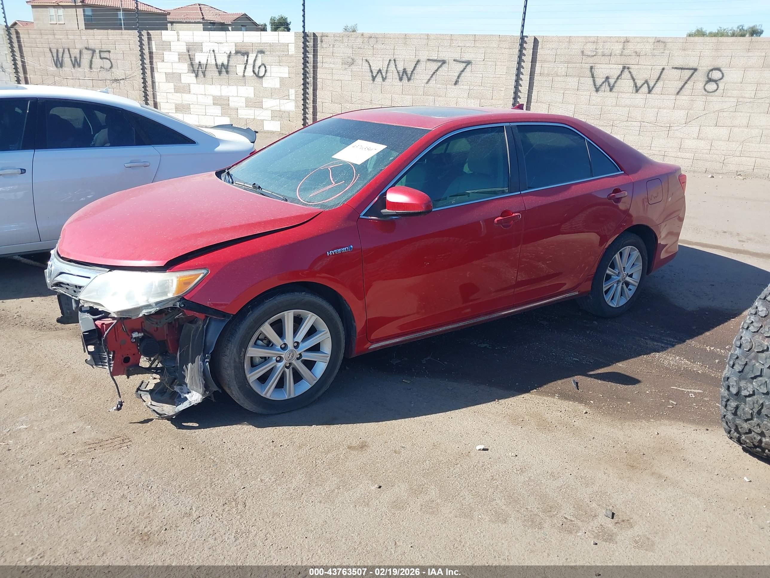 TOYOTA CAMRY image 2