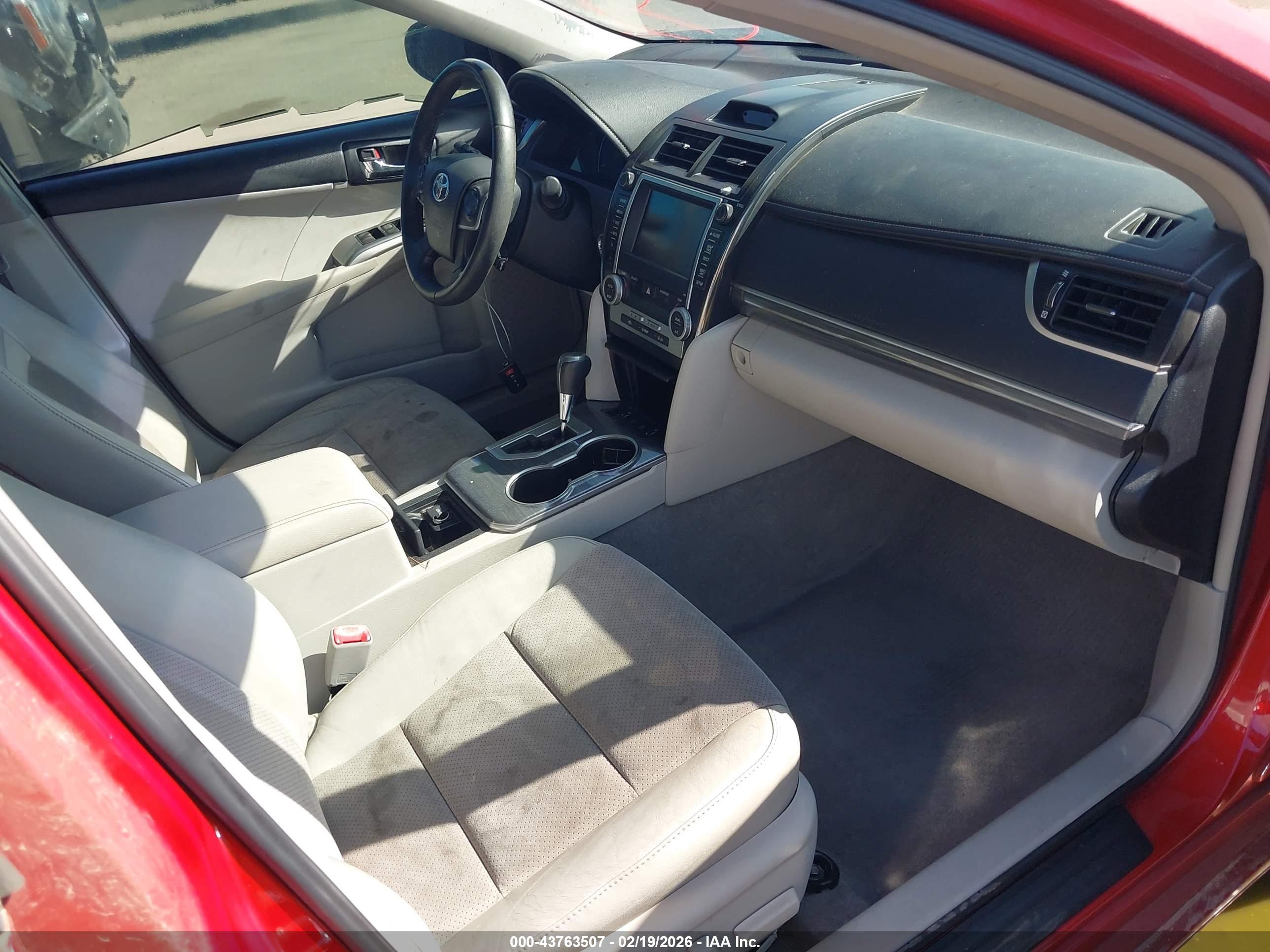 TOYOTA CAMRY image 5