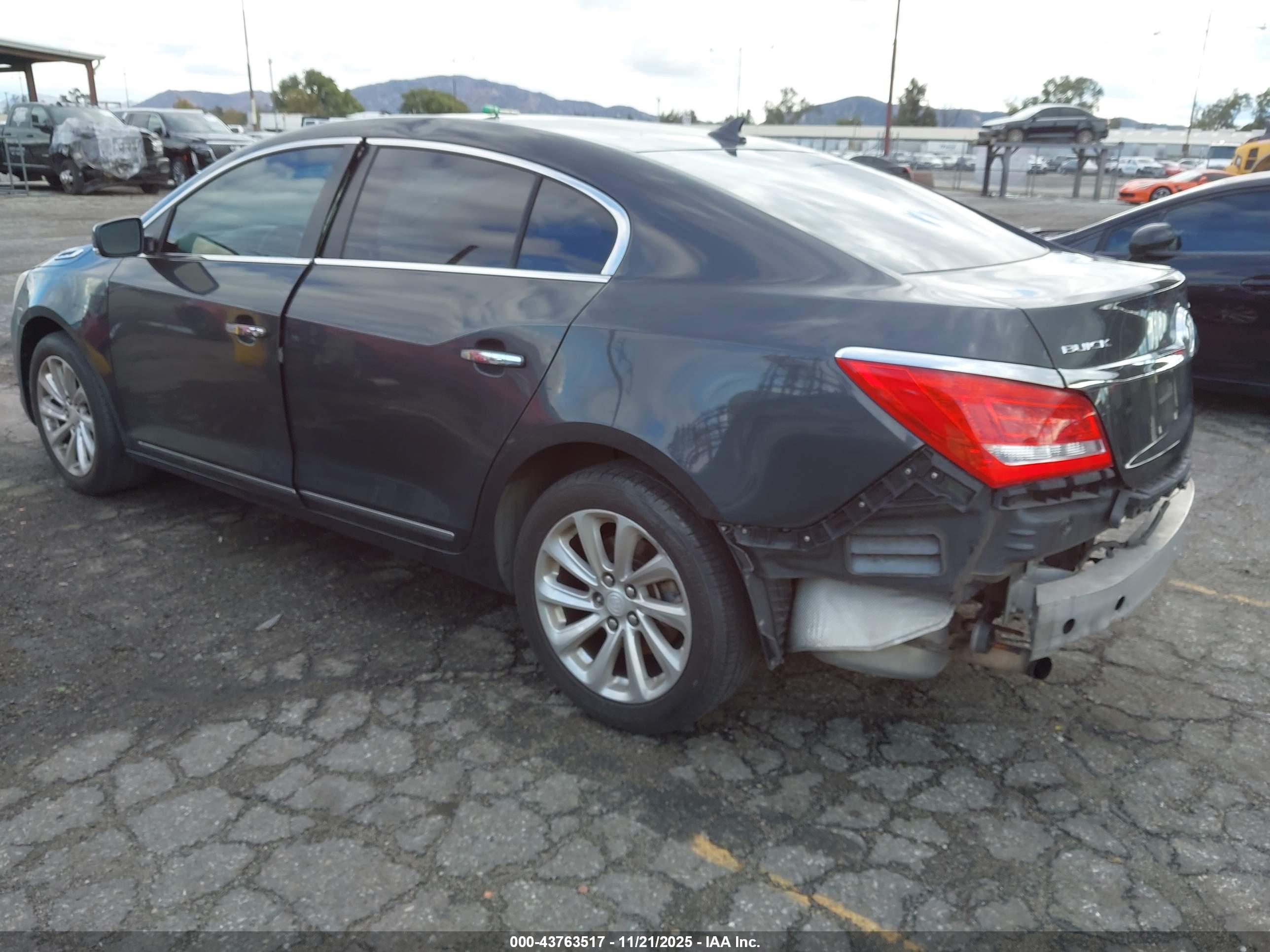 BUICK LACROSSE image 3