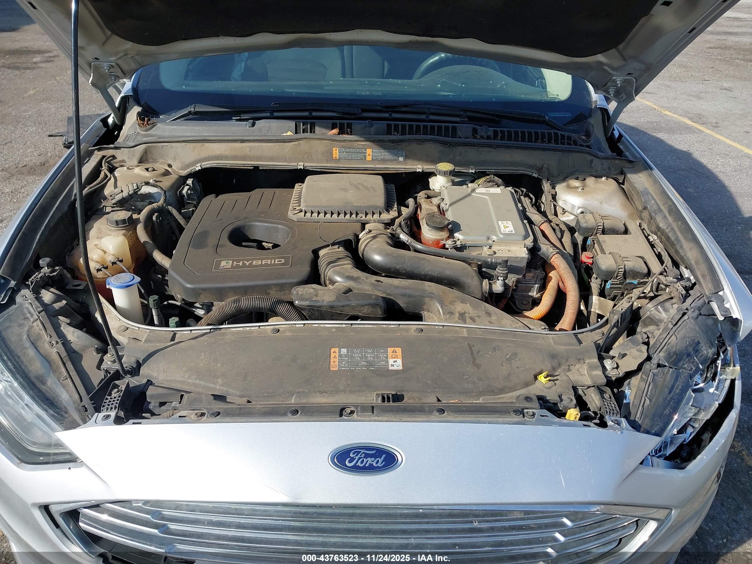 FORD FUSION image 10