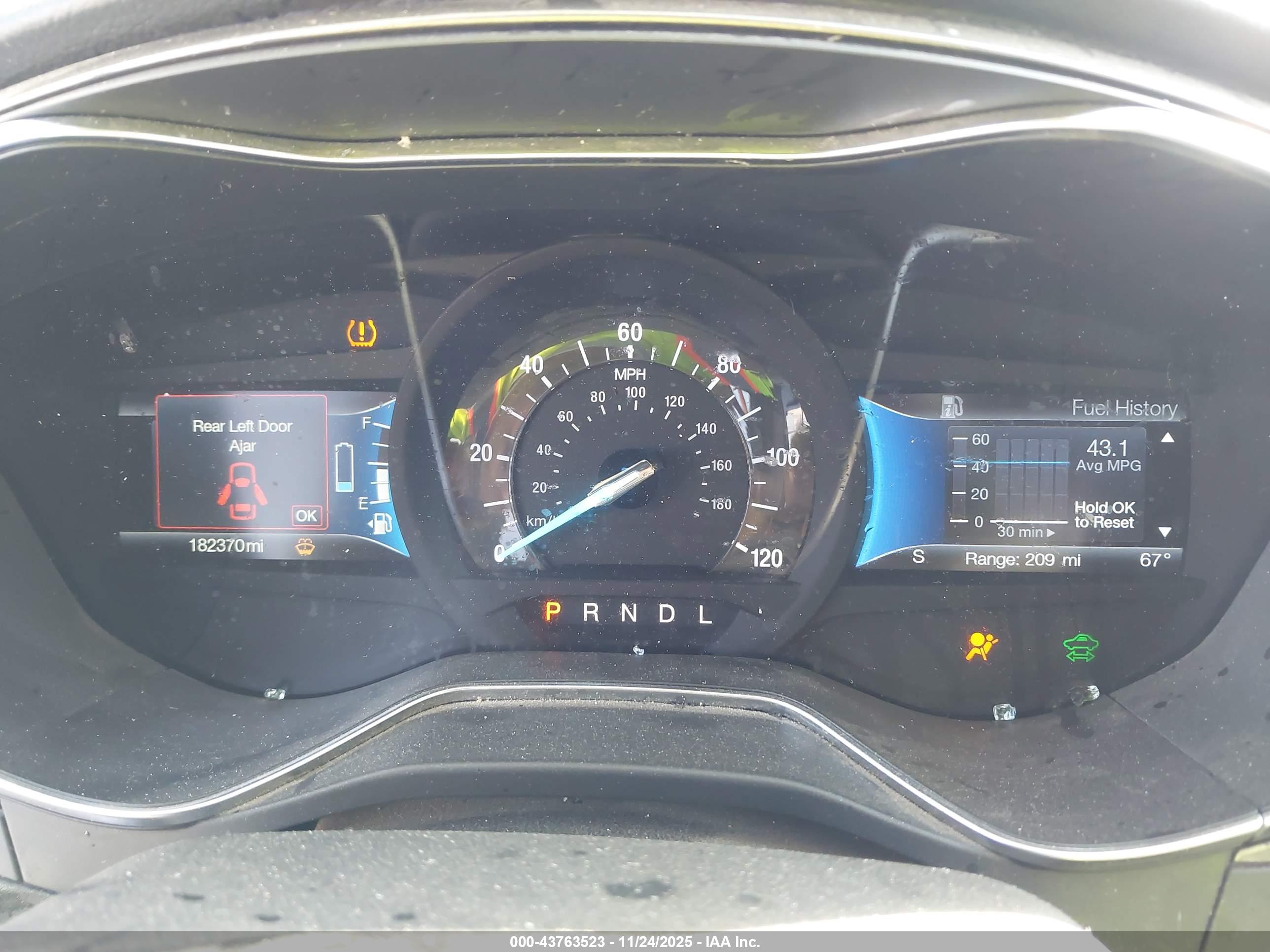 FORD FUSION image 7