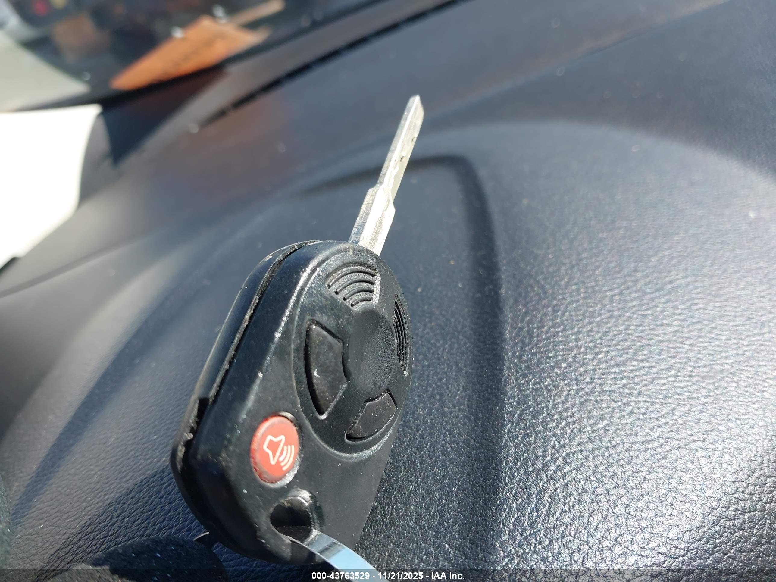 FORD ESCAPE image 11