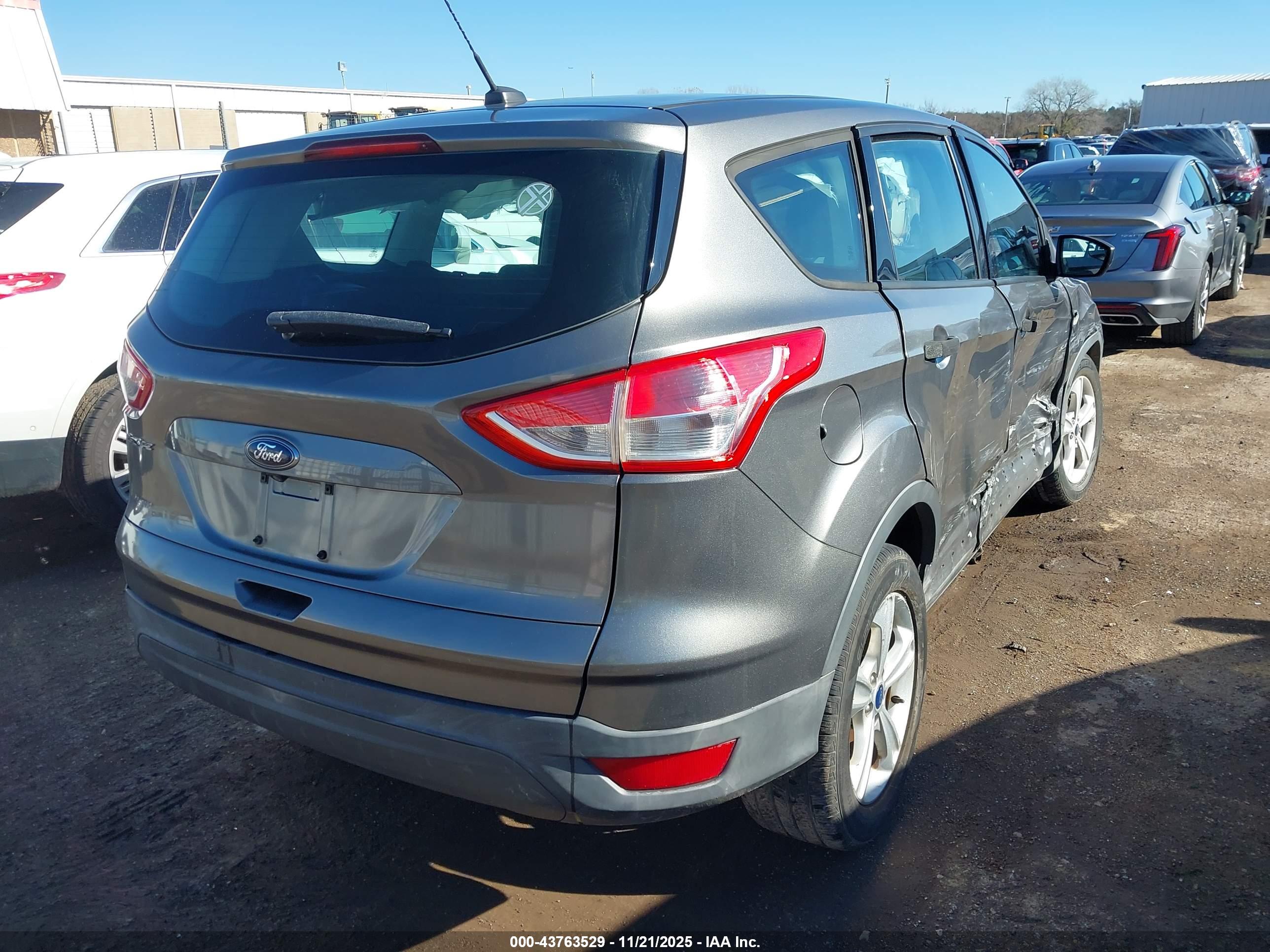 FORD ESCAPE image 4