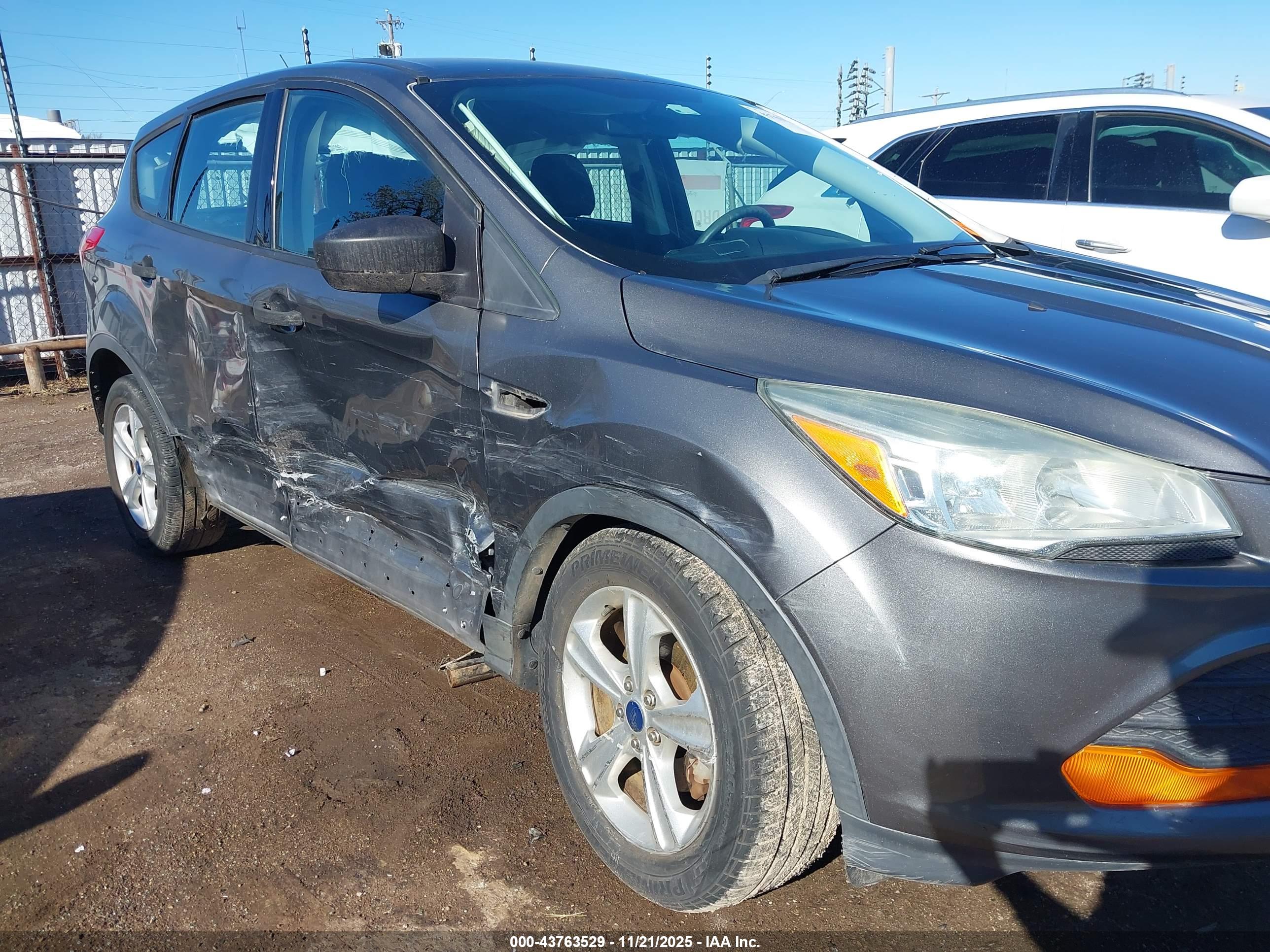 FORD ESCAPE image 6