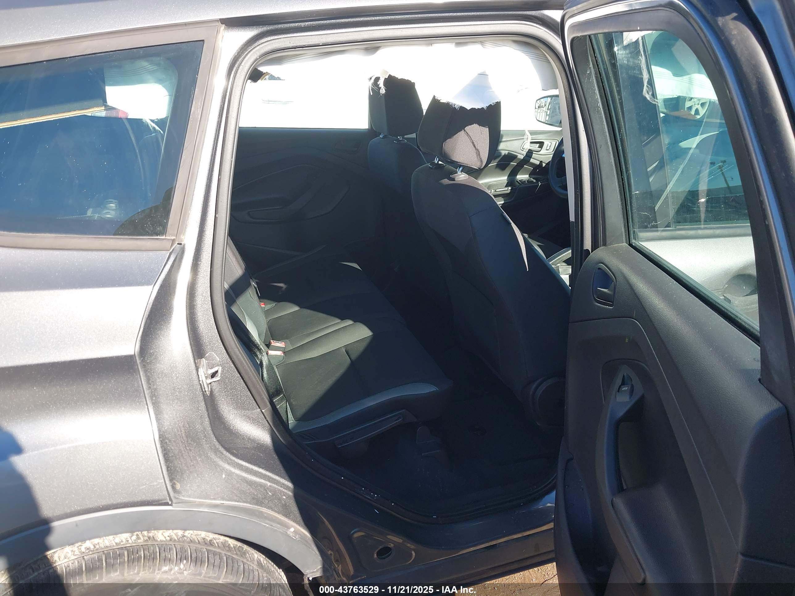 FORD ESCAPE image 8