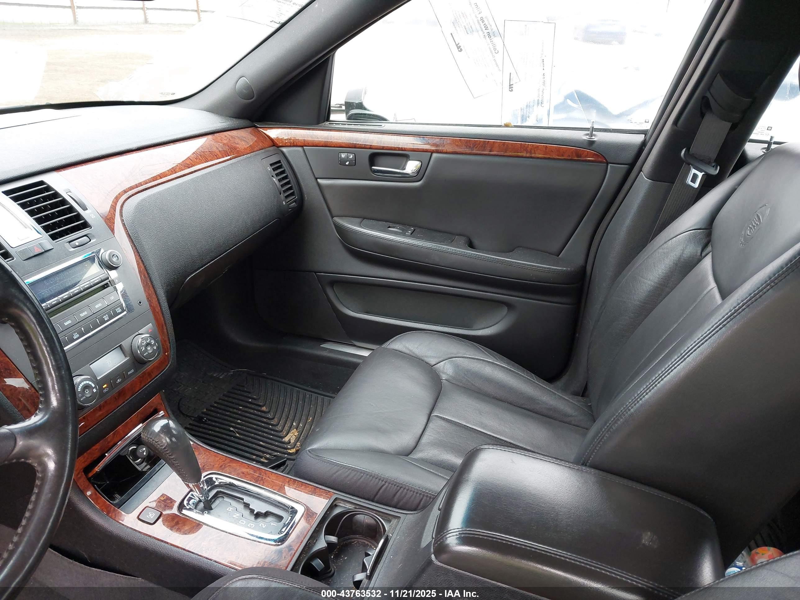 CADILLAC DTS image 5