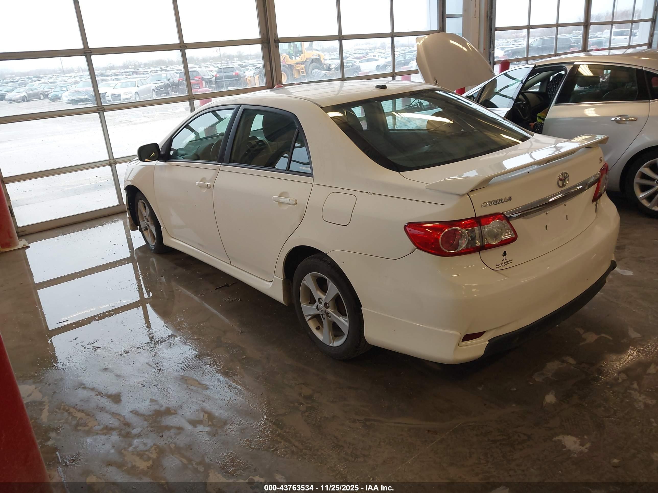 TOYOTA COROLLA image 3