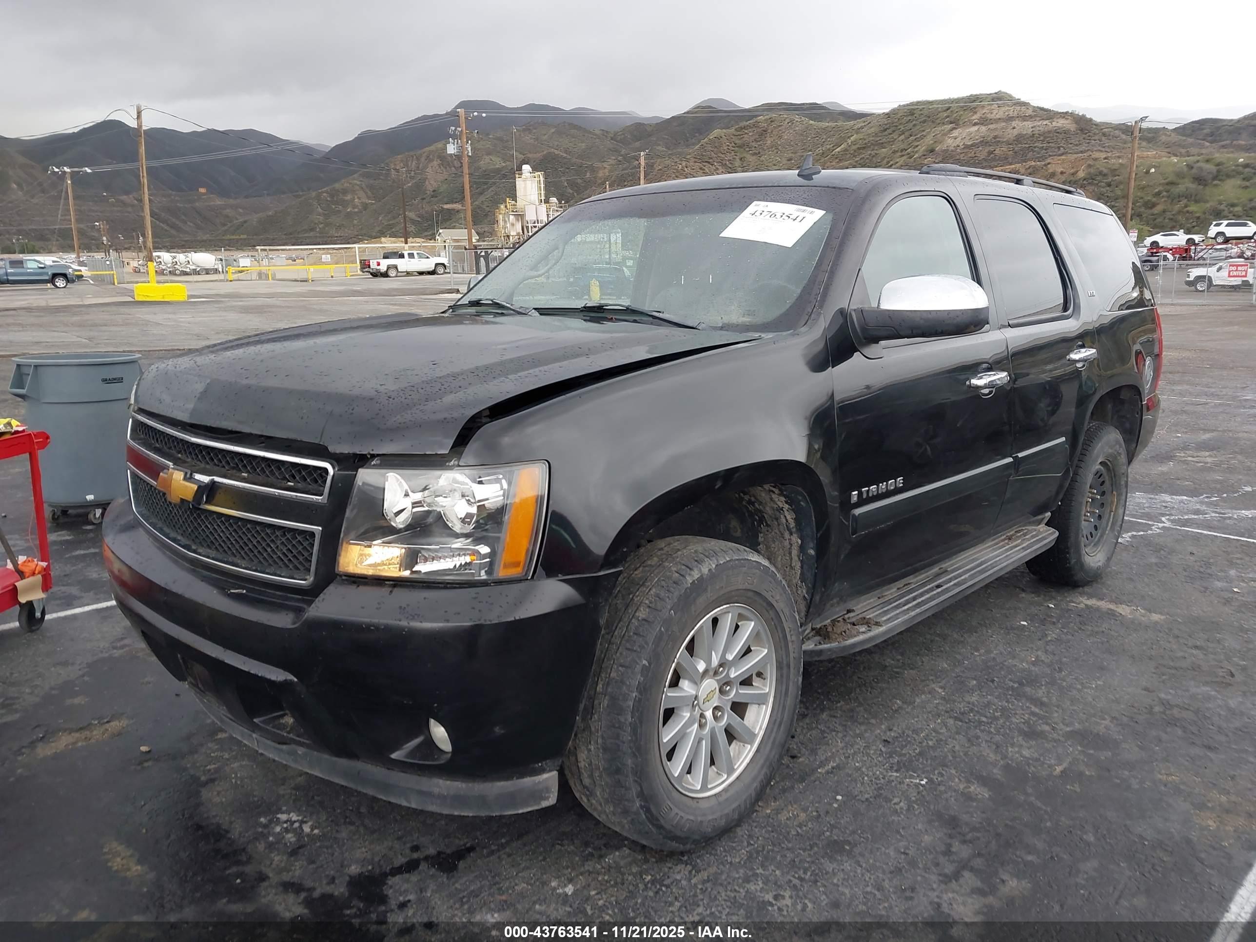 CHEVROLET TAHOE image 2
