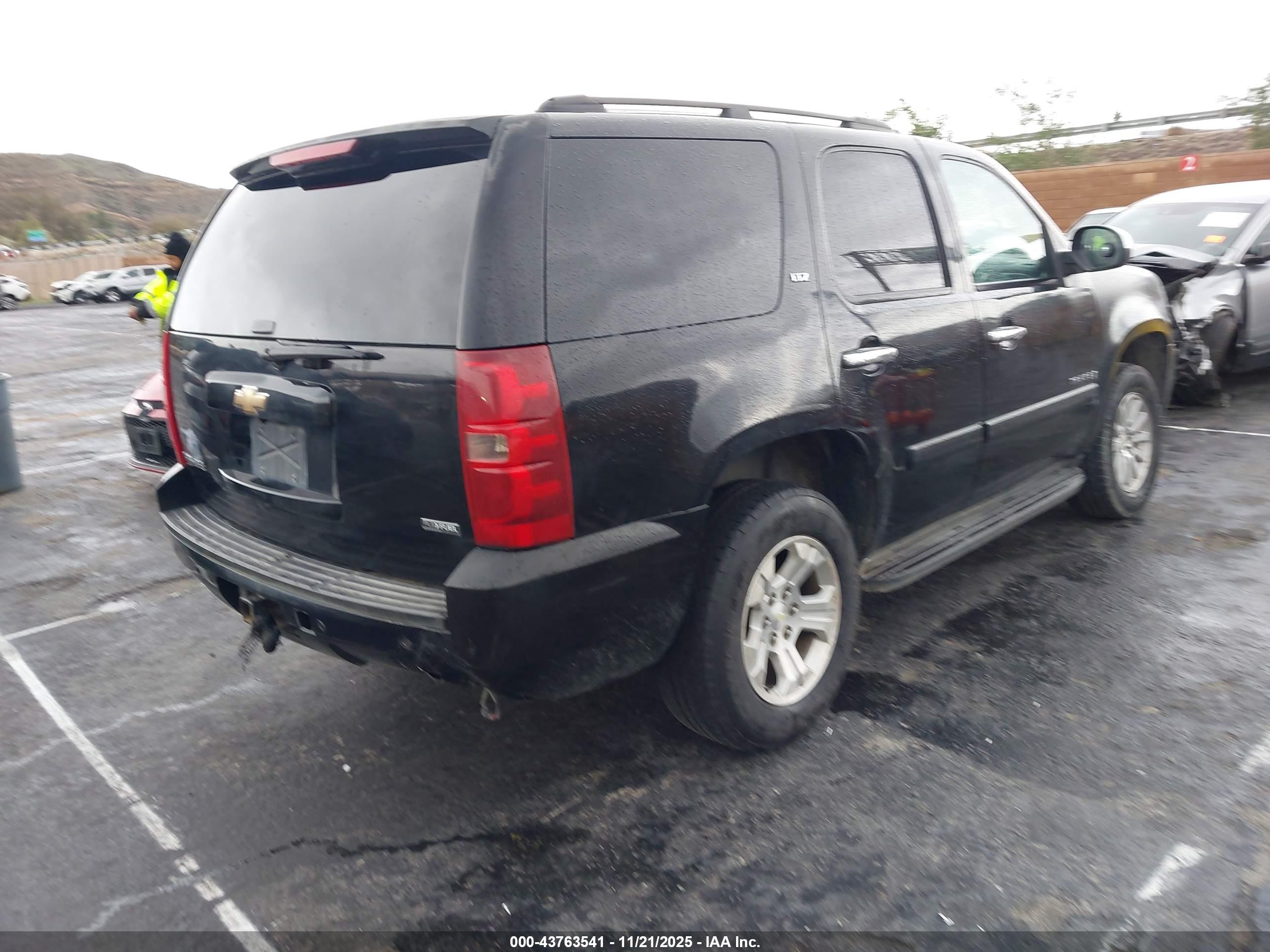 CHEVROLET TAHOE image 4