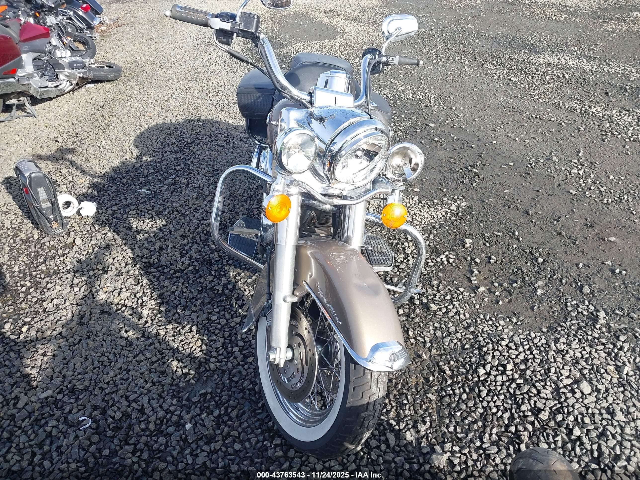 HARLEY-DAVIDSON FLHRCI image 5