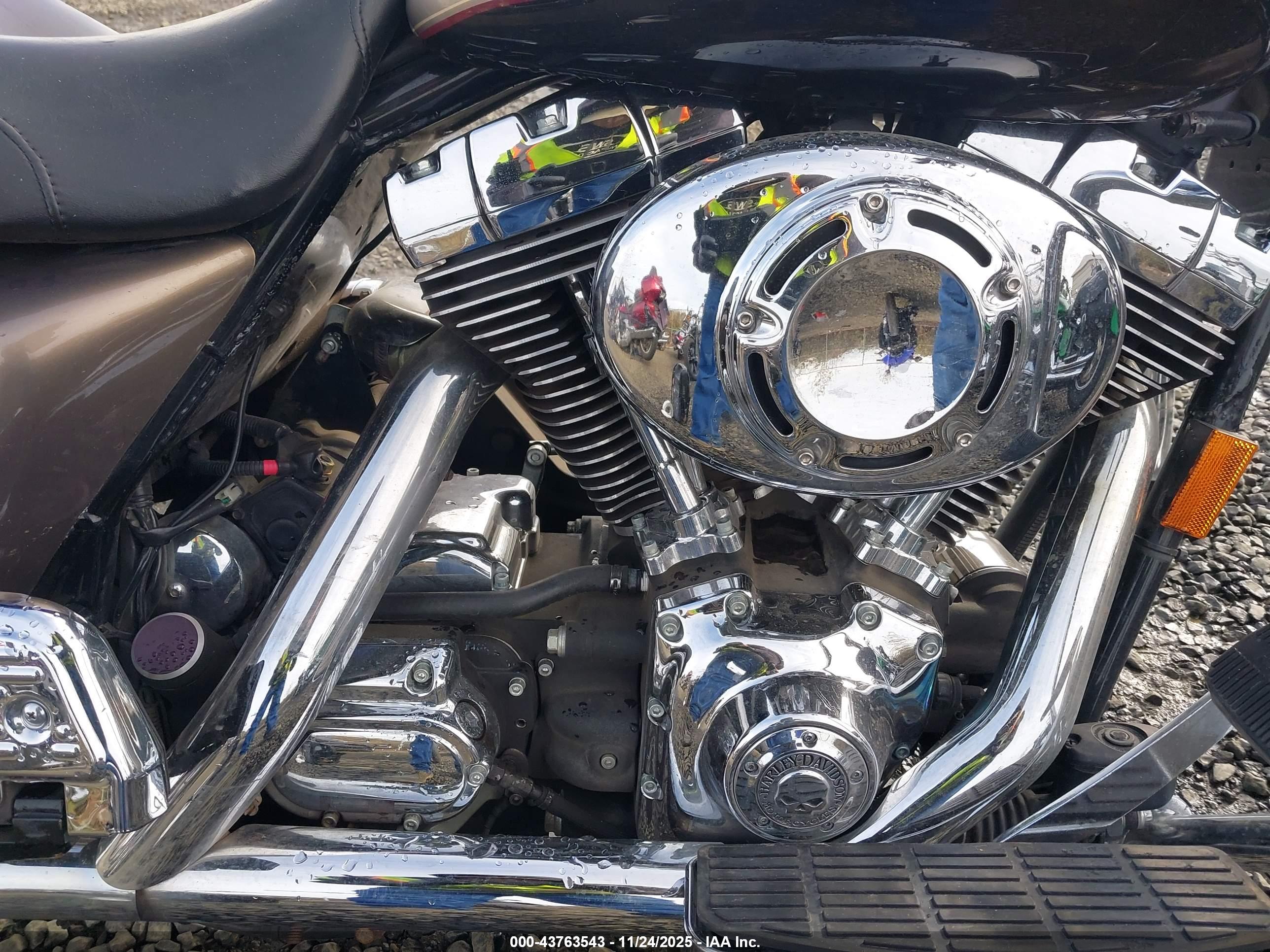 HARLEY-DAVIDSON FLHRCI image 8