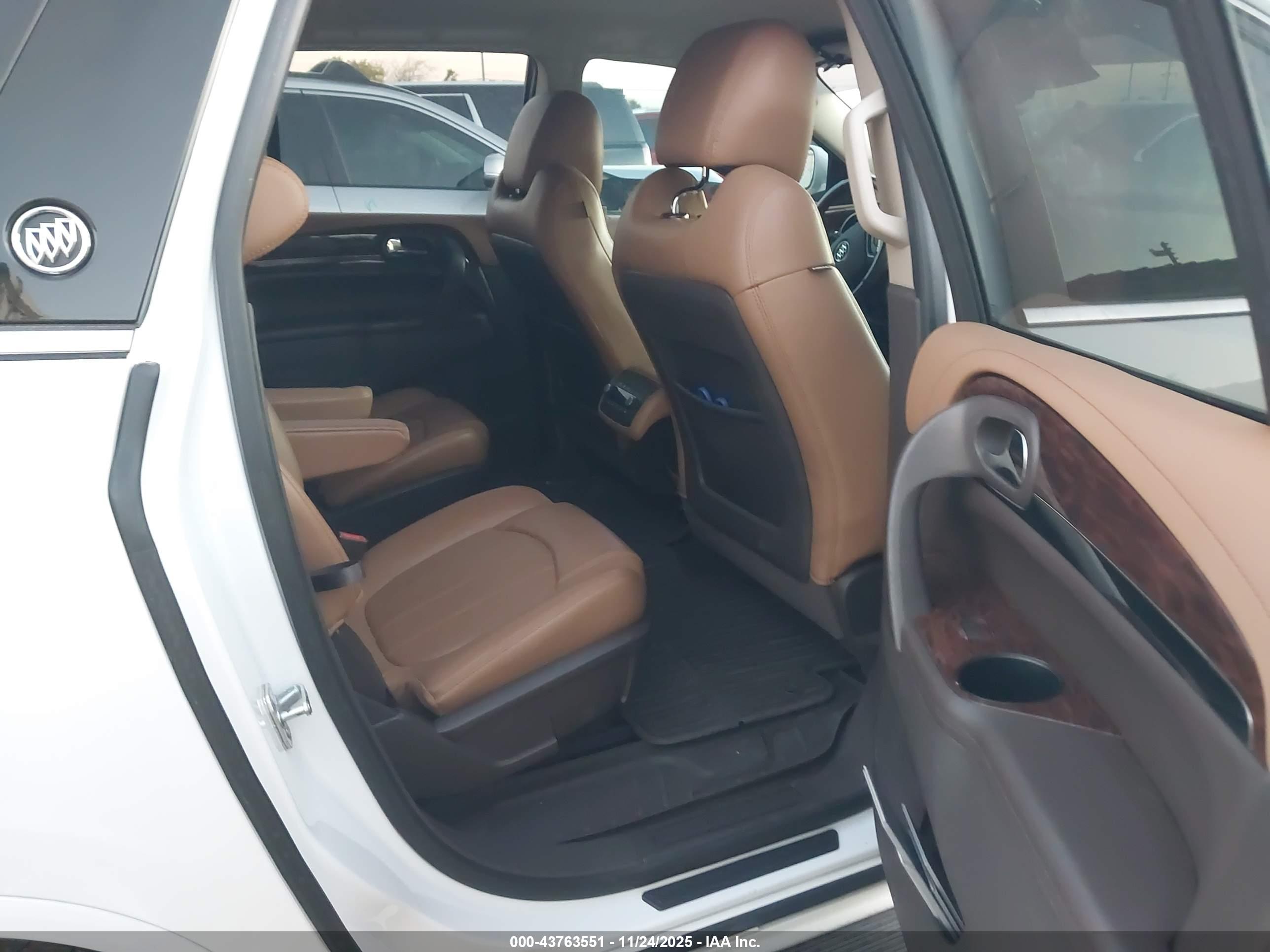 BUICK ENCLAVE image 8
