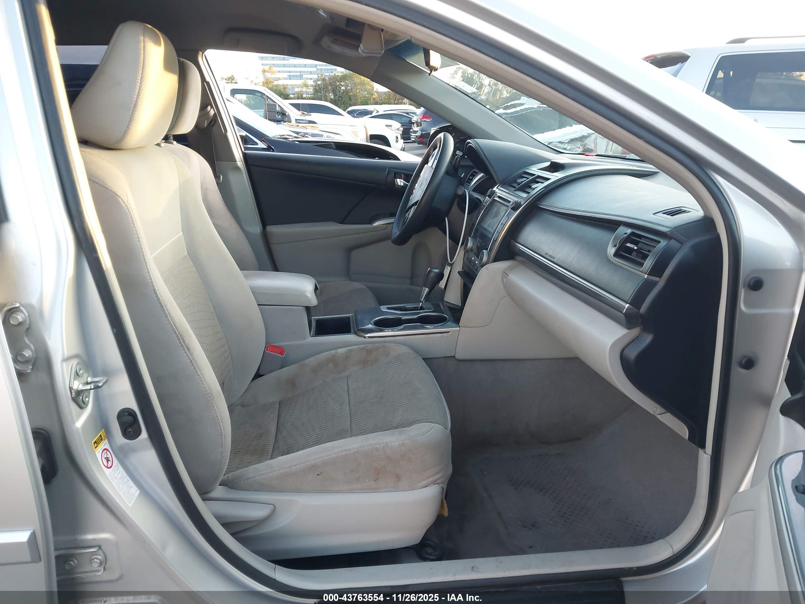 TOYOTA CAMRY image 5