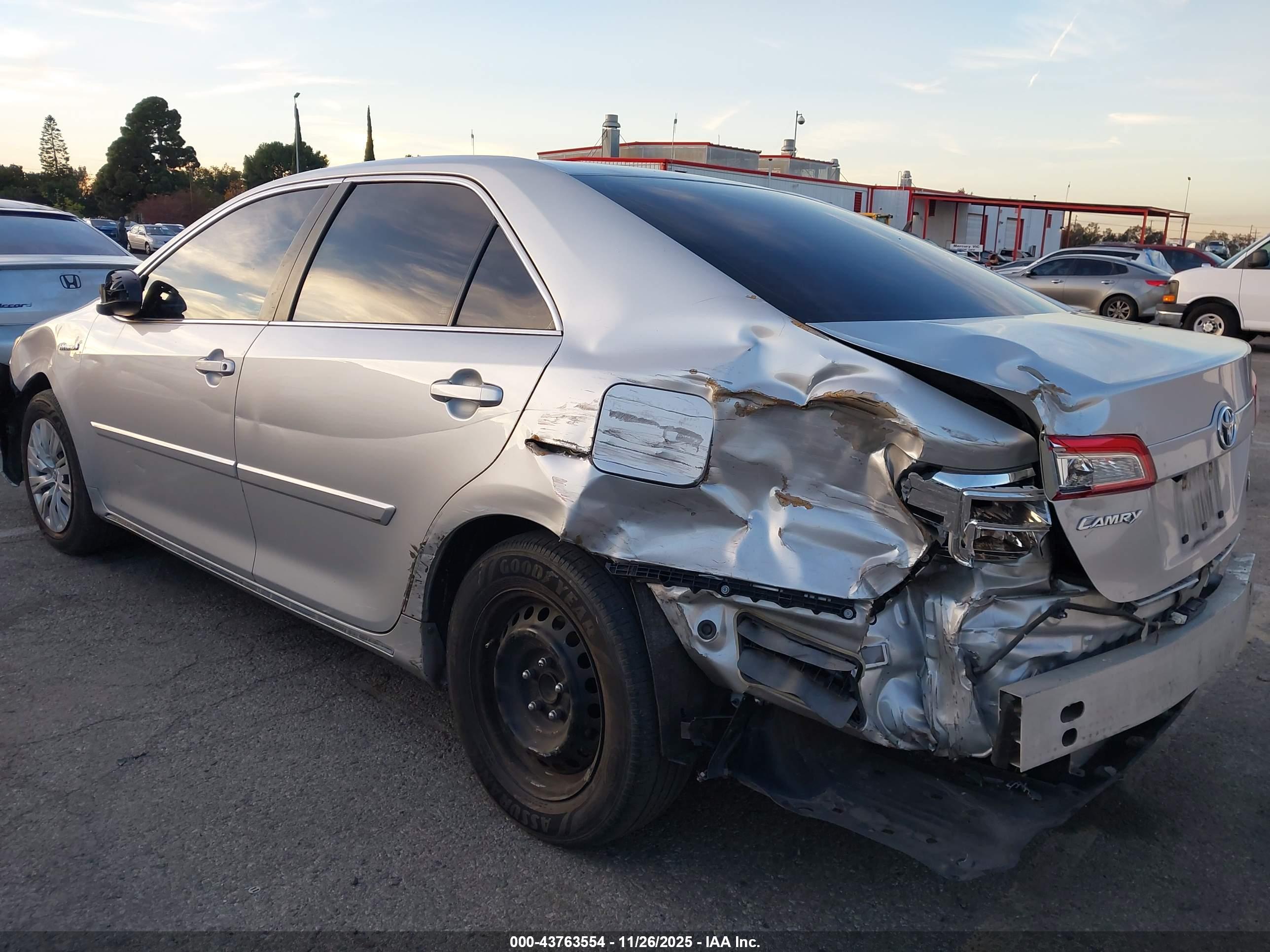 TOYOTA CAMRY image 6
