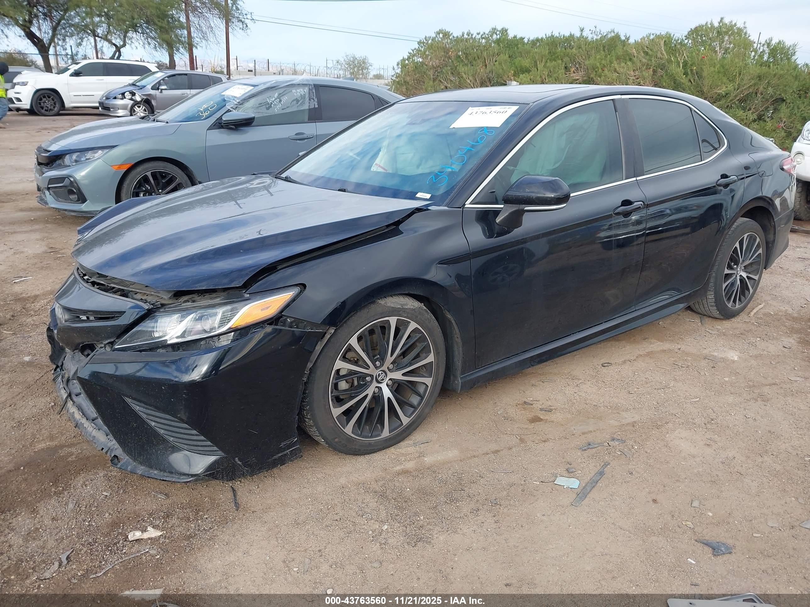 TOYOTA CAMRY image 2