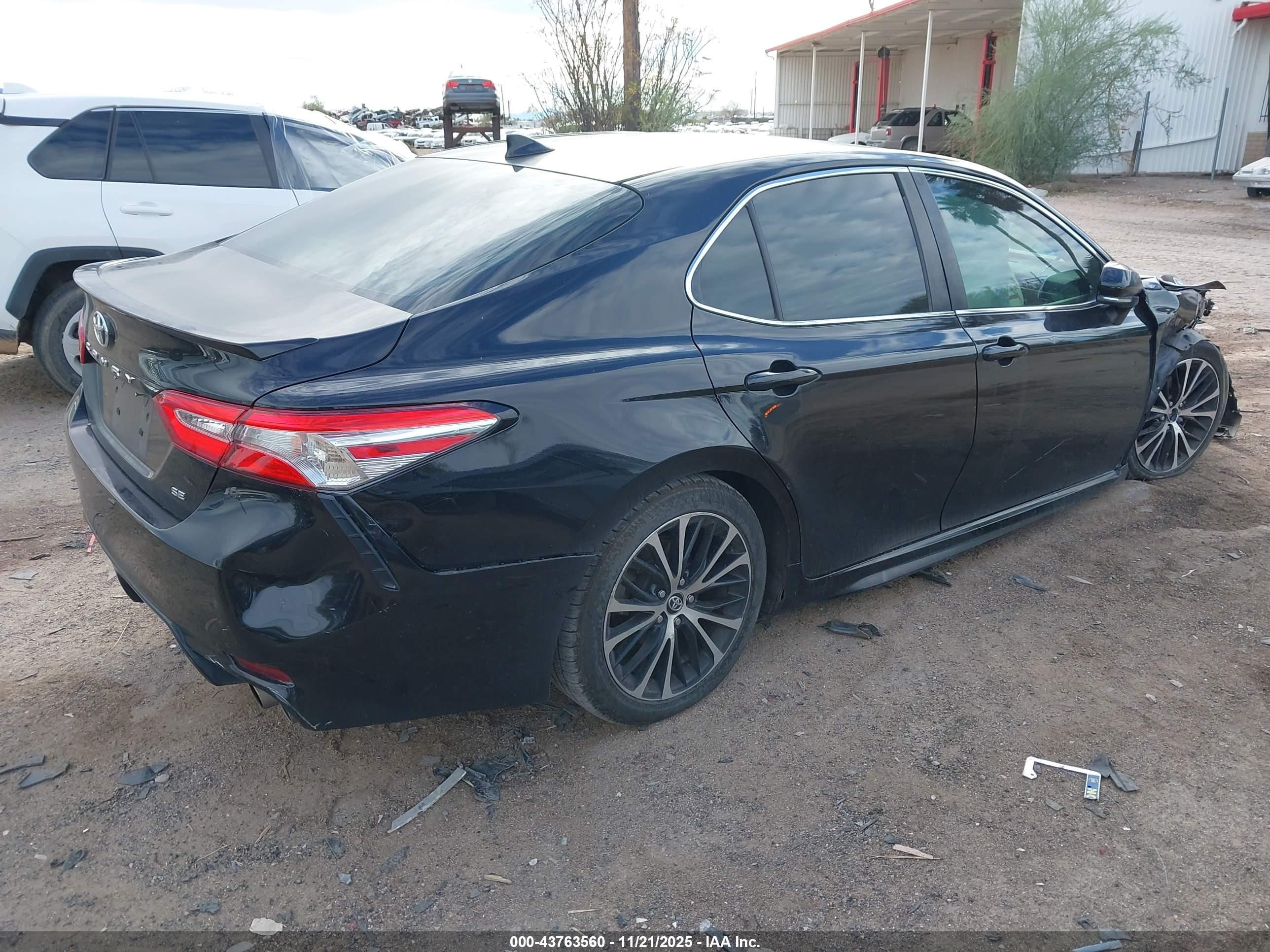 TOYOTA CAMRY image 4
