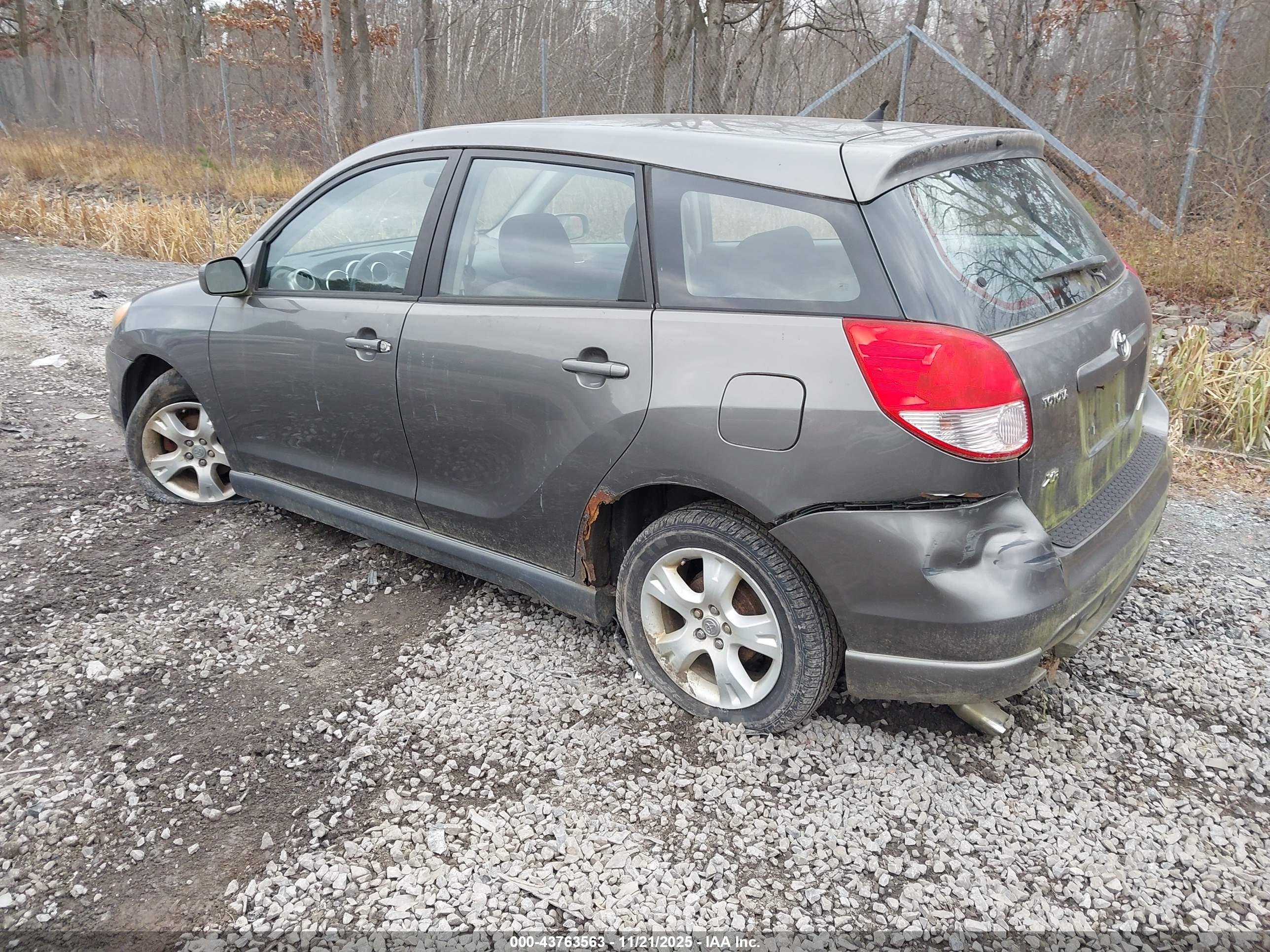 TOYOTA MATRIX image 3