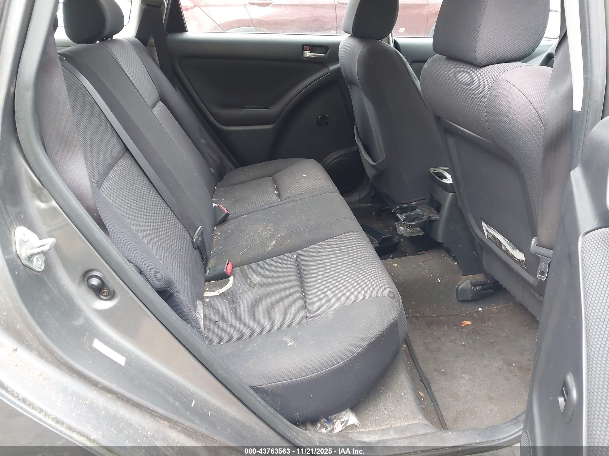 TOYOTA MATRIX image 8