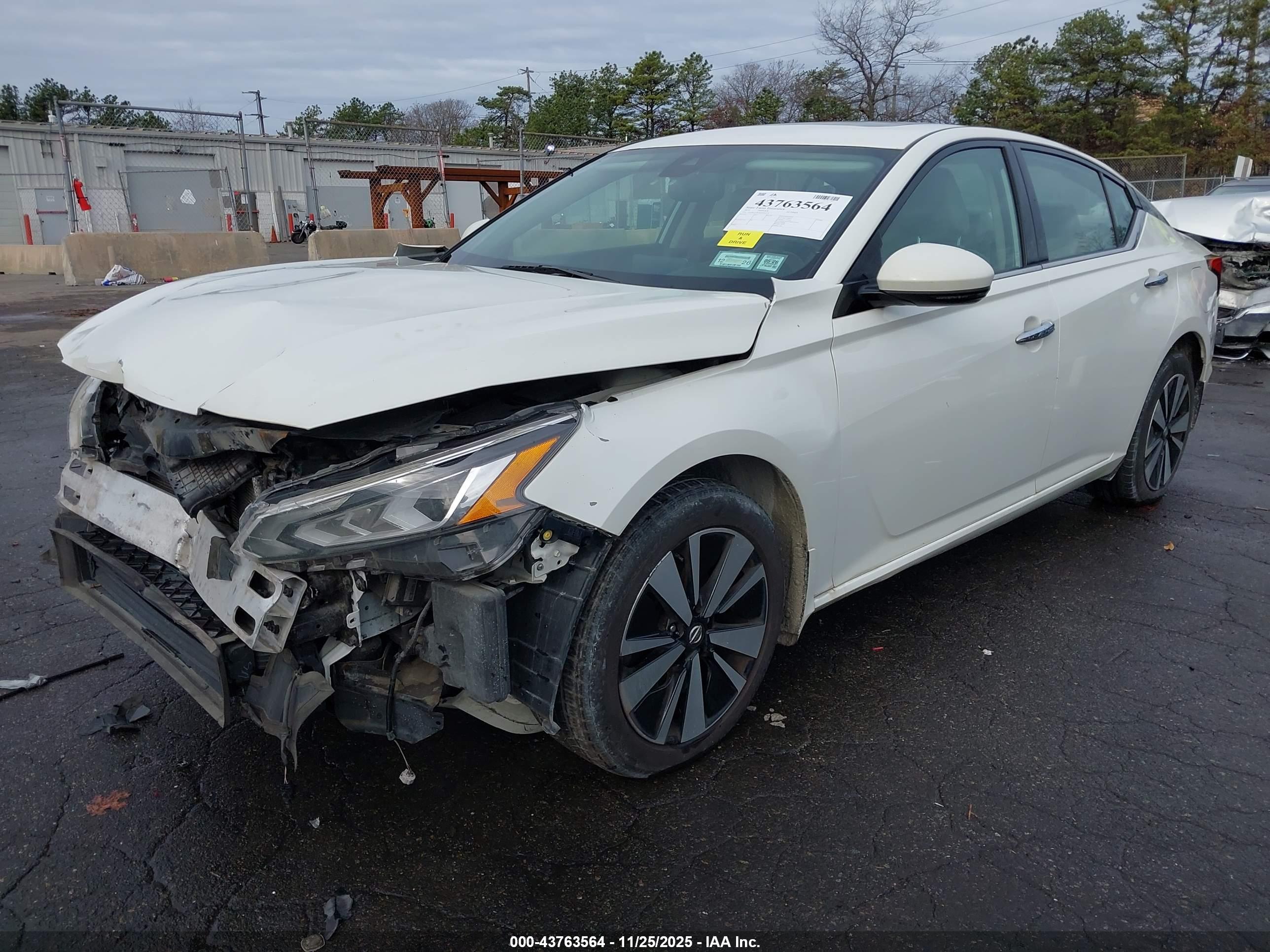 NISSAN ALTIMA image 2