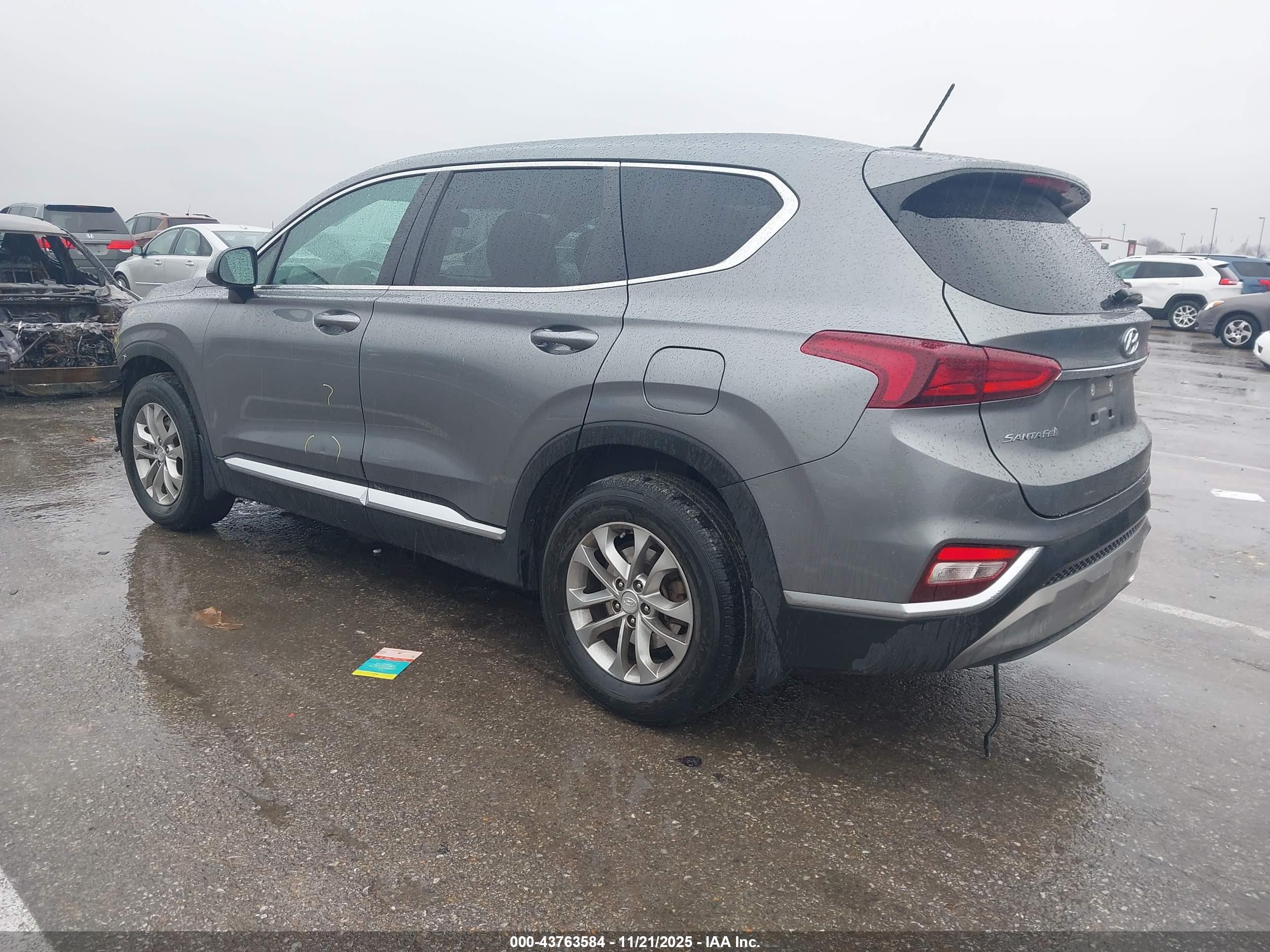 HYUNDAI SANTA image 3