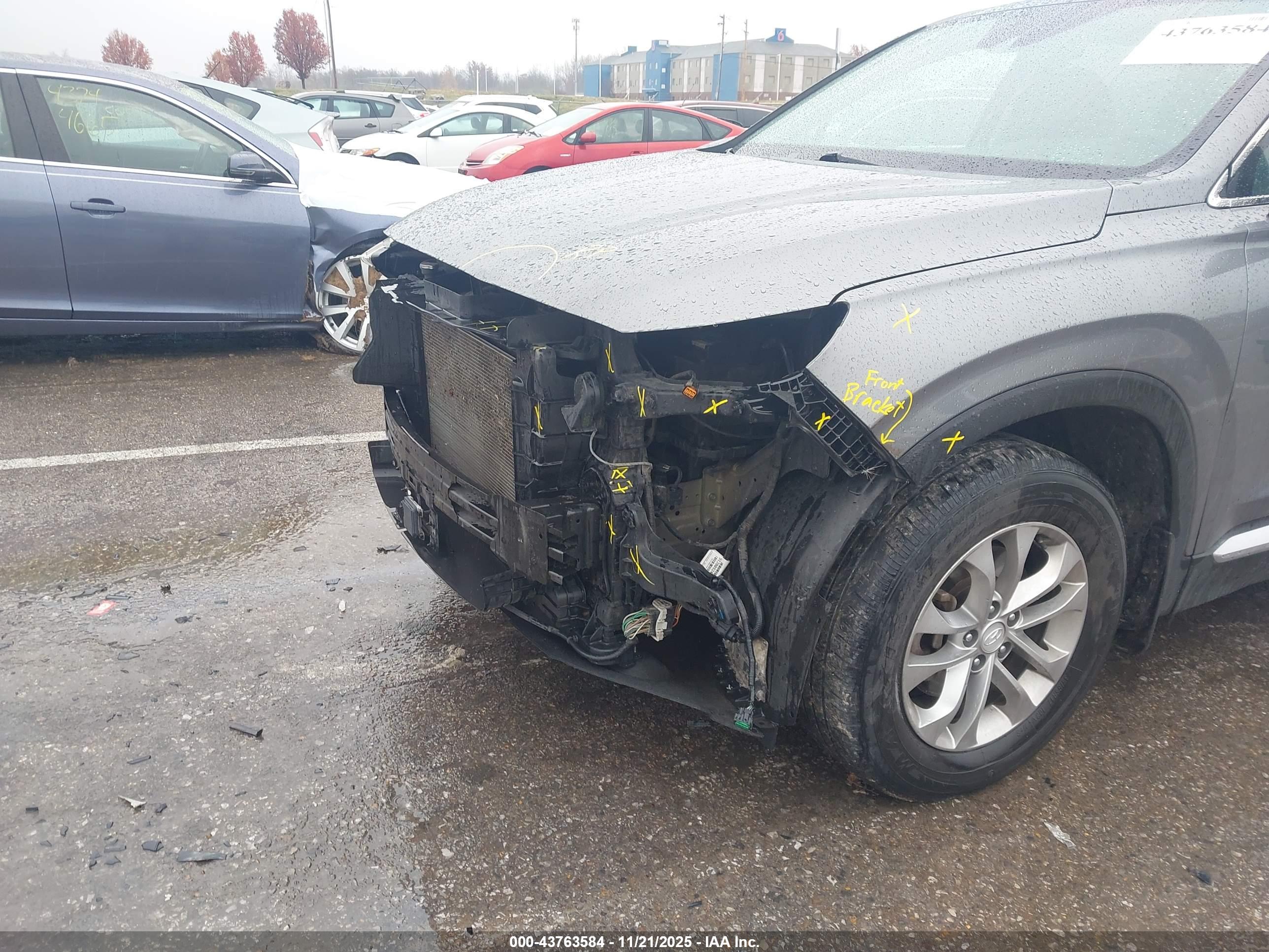 HYUNDAI SANTA image 6