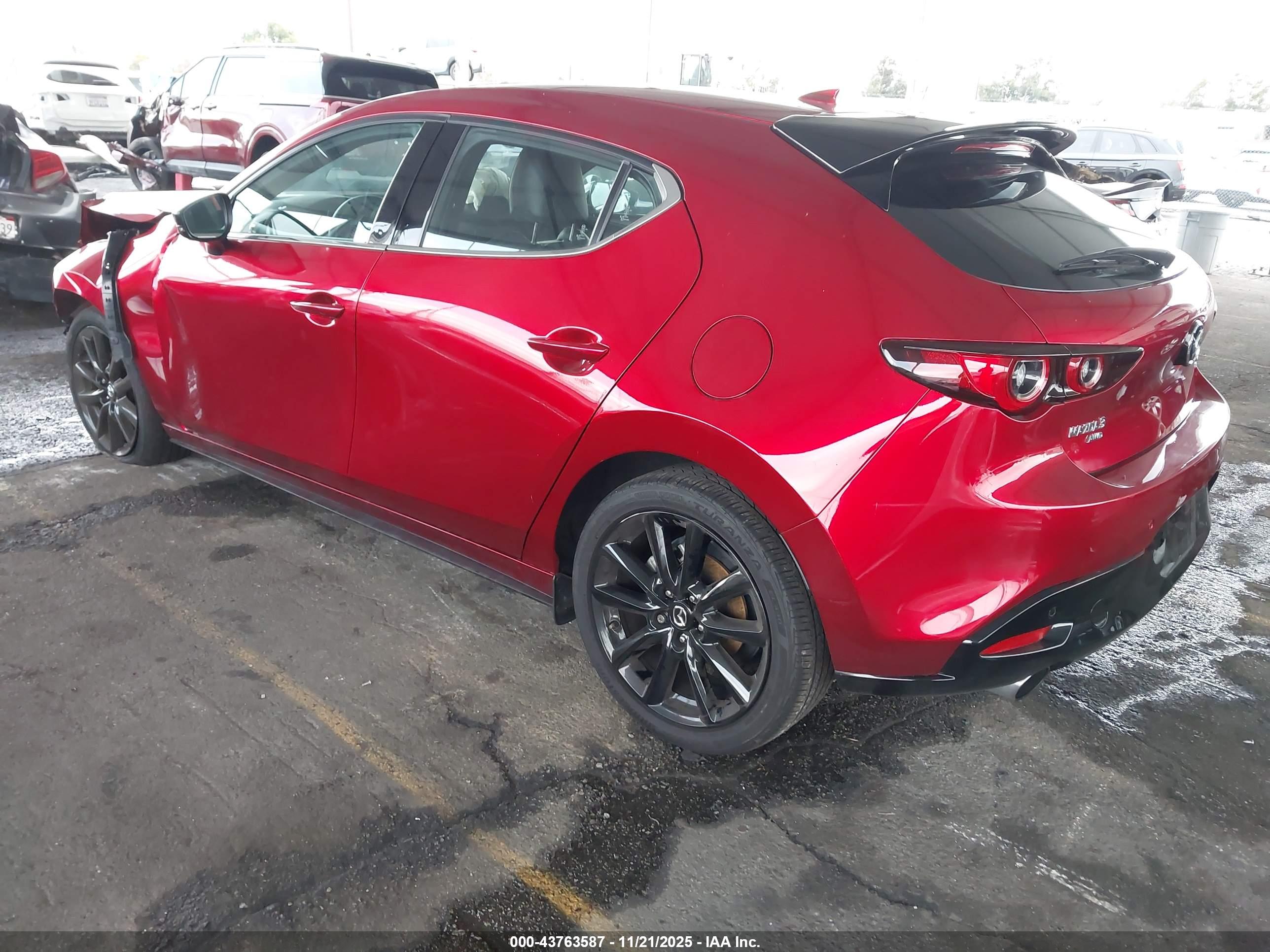 MAZDA MAZDA3 image 3