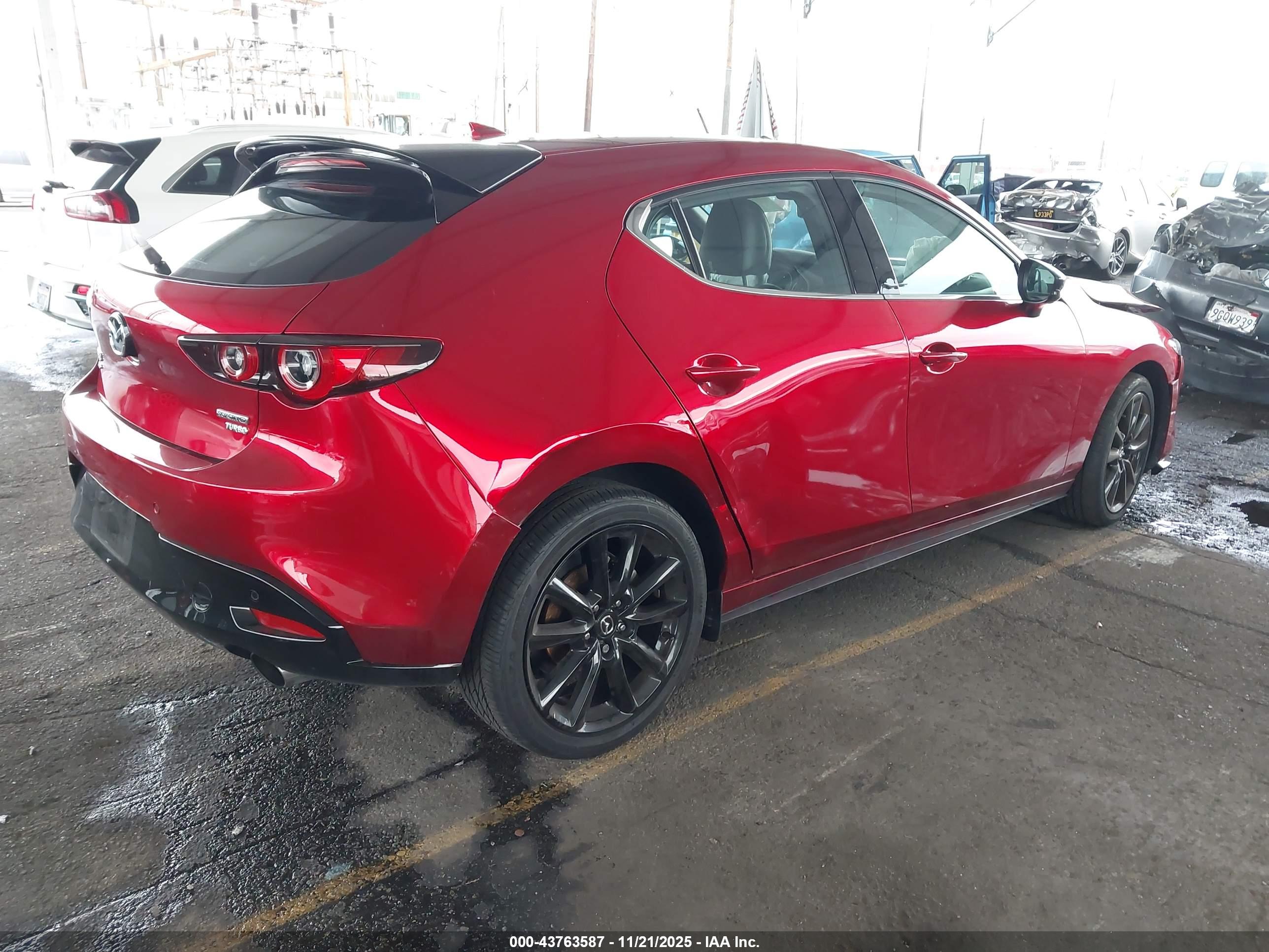 MAZDA MAZDA3 image 4