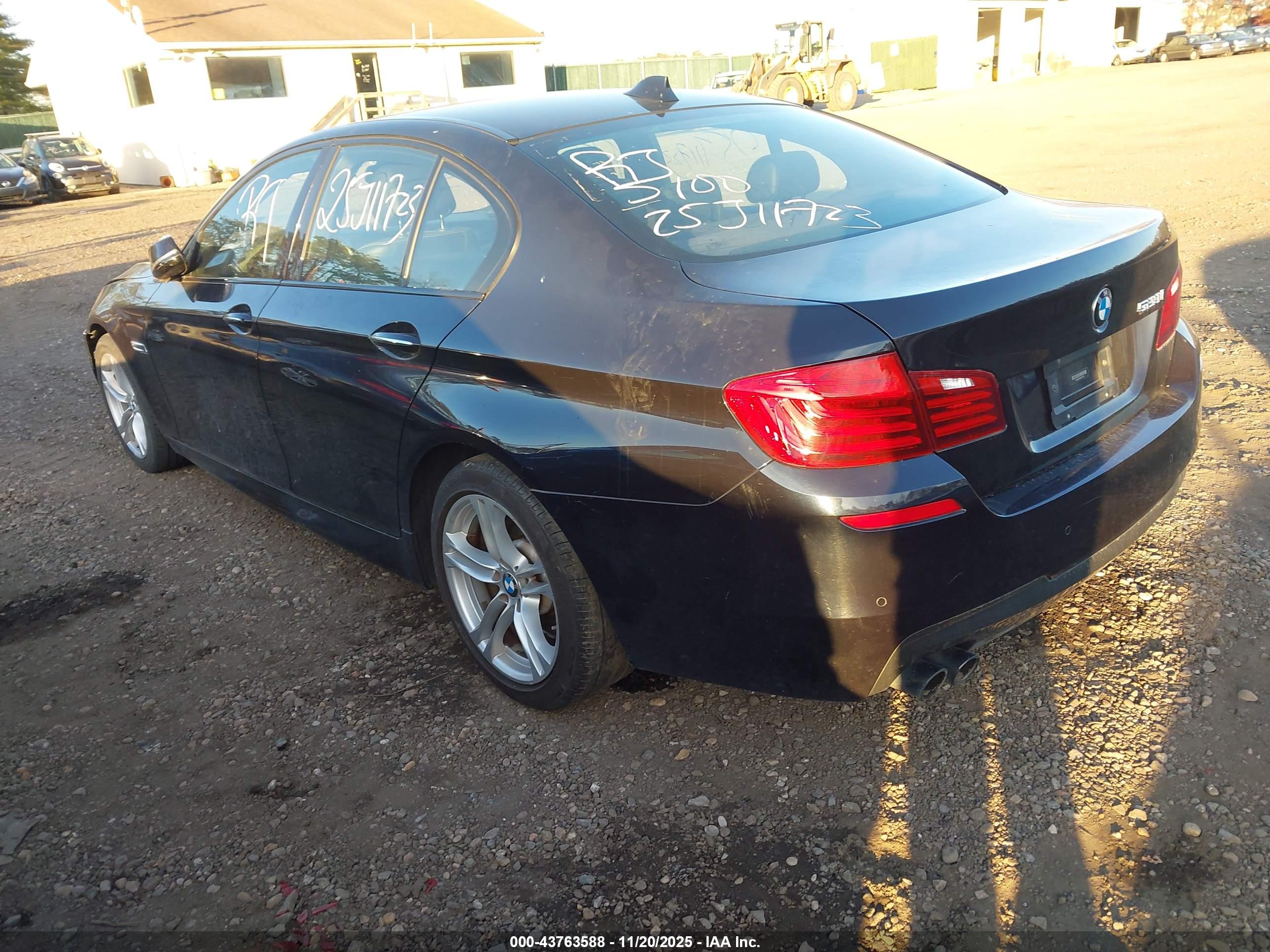 BMW 528I image 3
