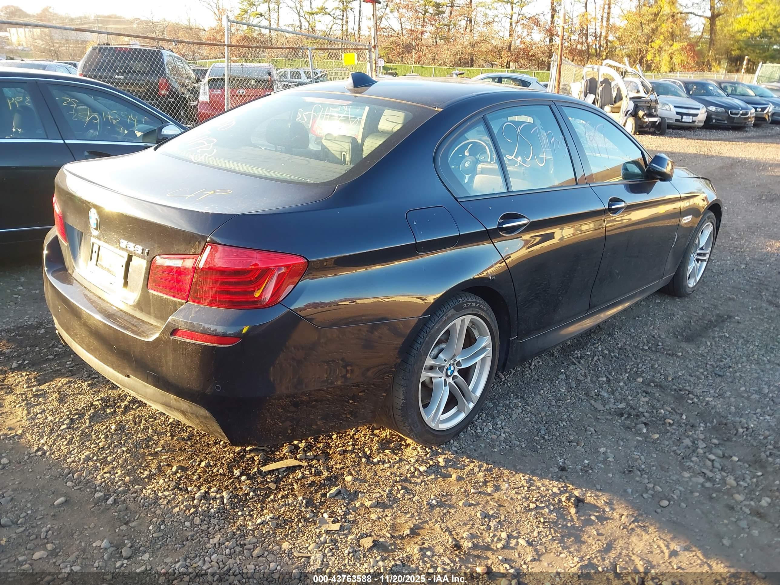 BMW 528I image 4