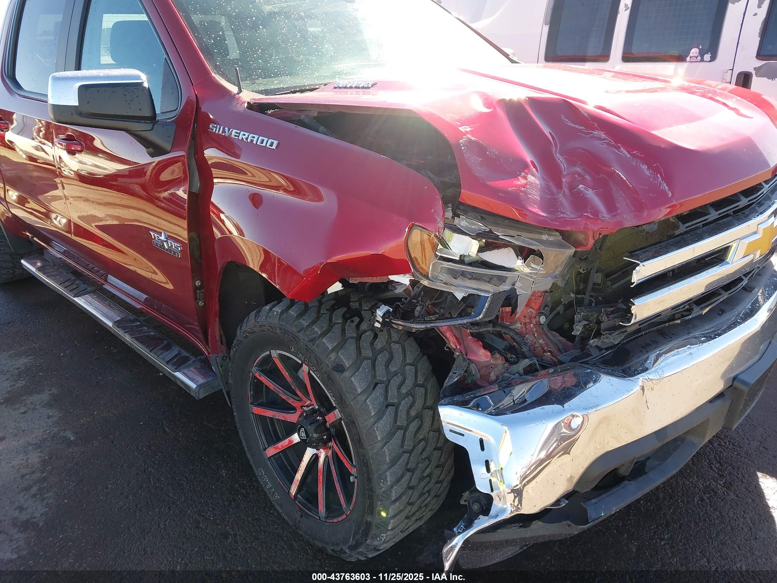 CHEVROLET SILVERADO image 6