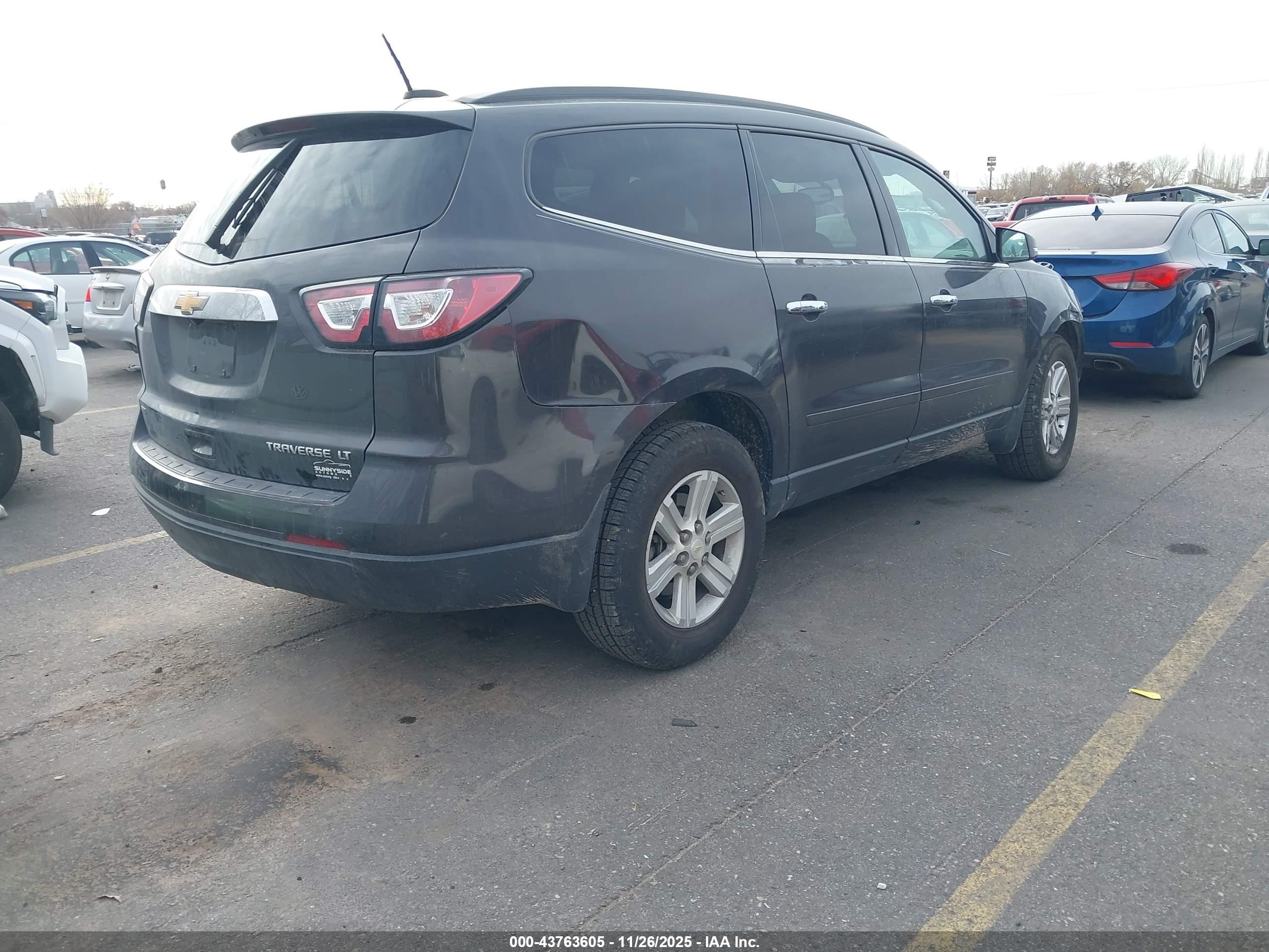 CHEVROLET TRAVERSE image 4