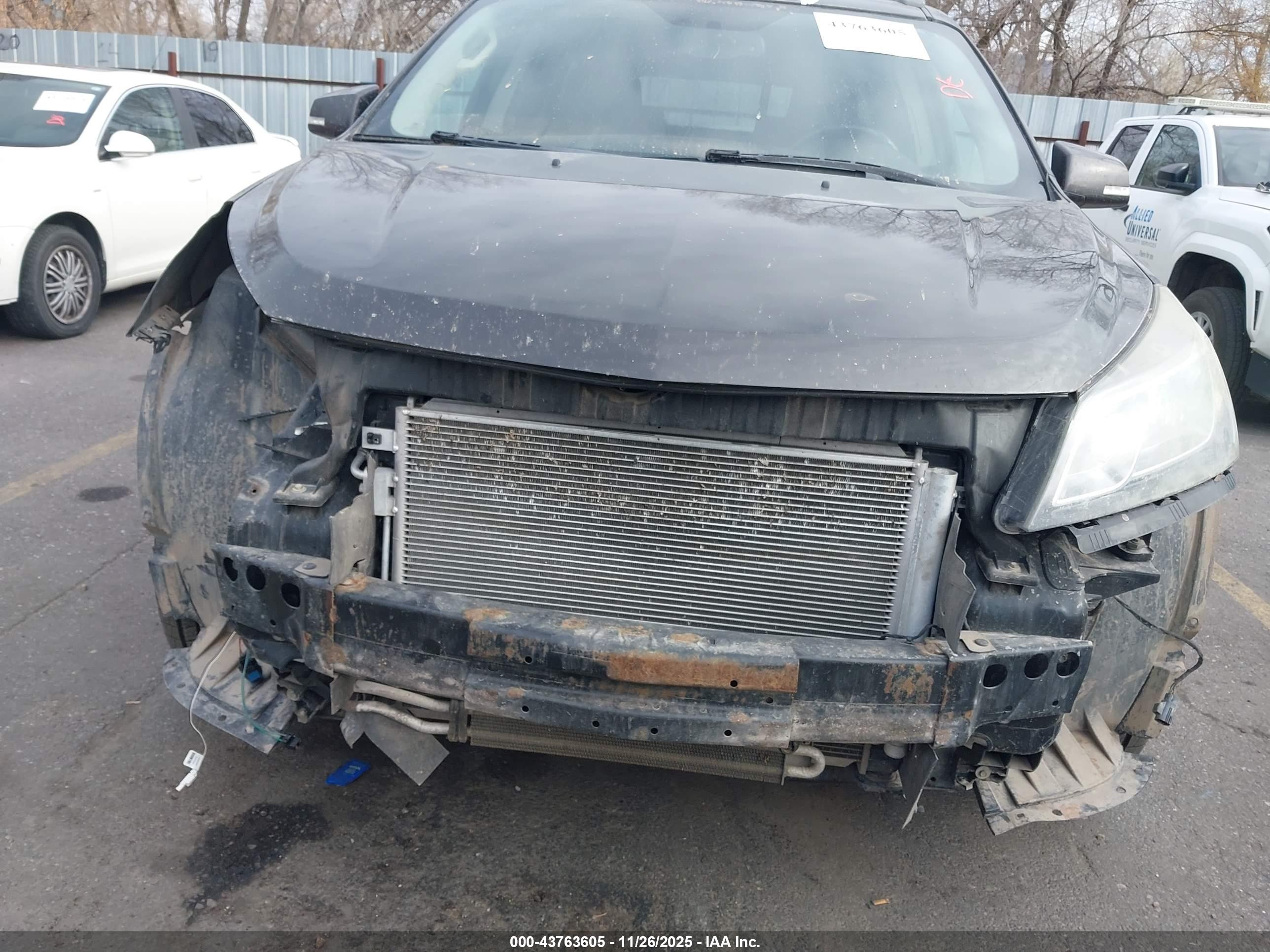CHEVROLET TRAVERSE image 6