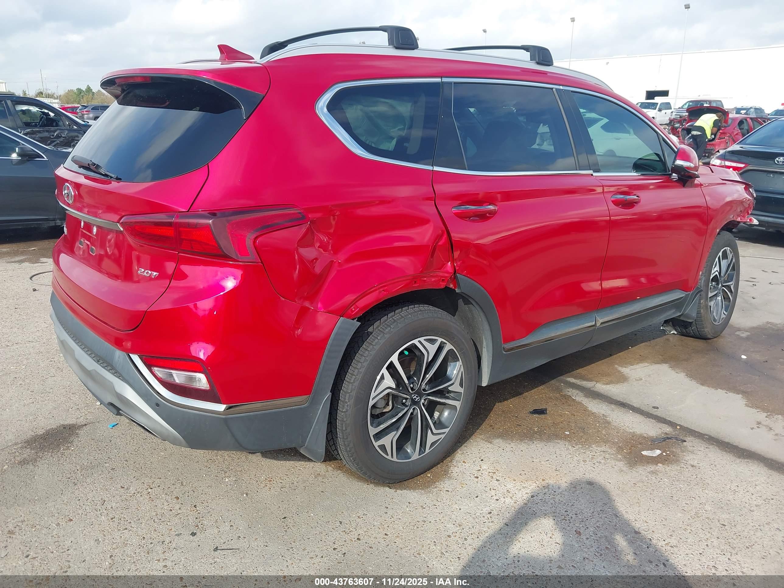 HYUNDAI SANTA image 4