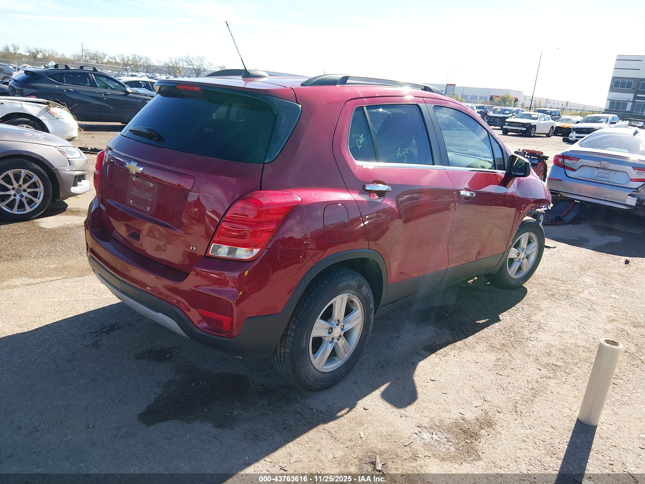 CHEVROLET TRAX image 4