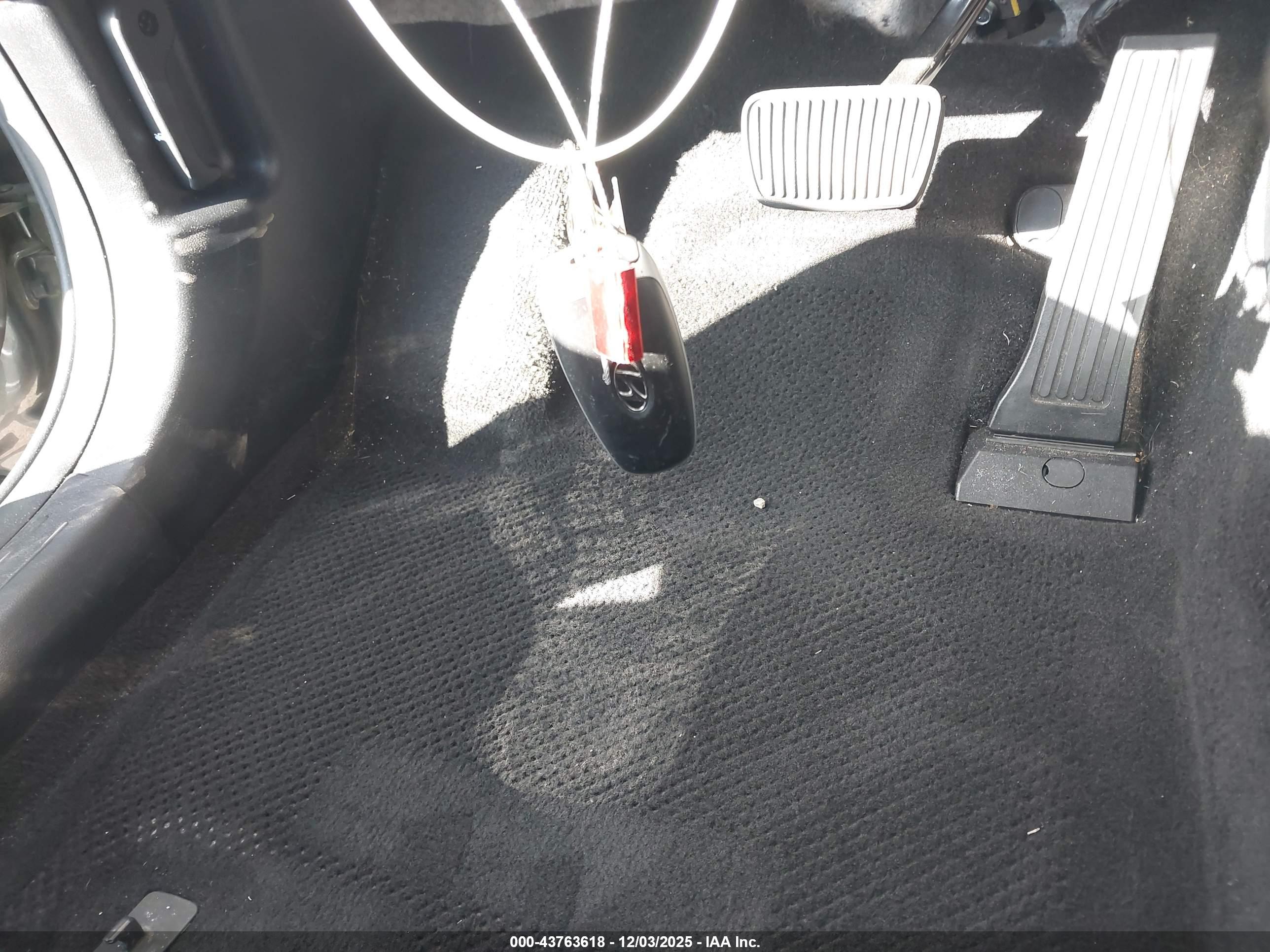 HYUNDAI TUCSON image 11