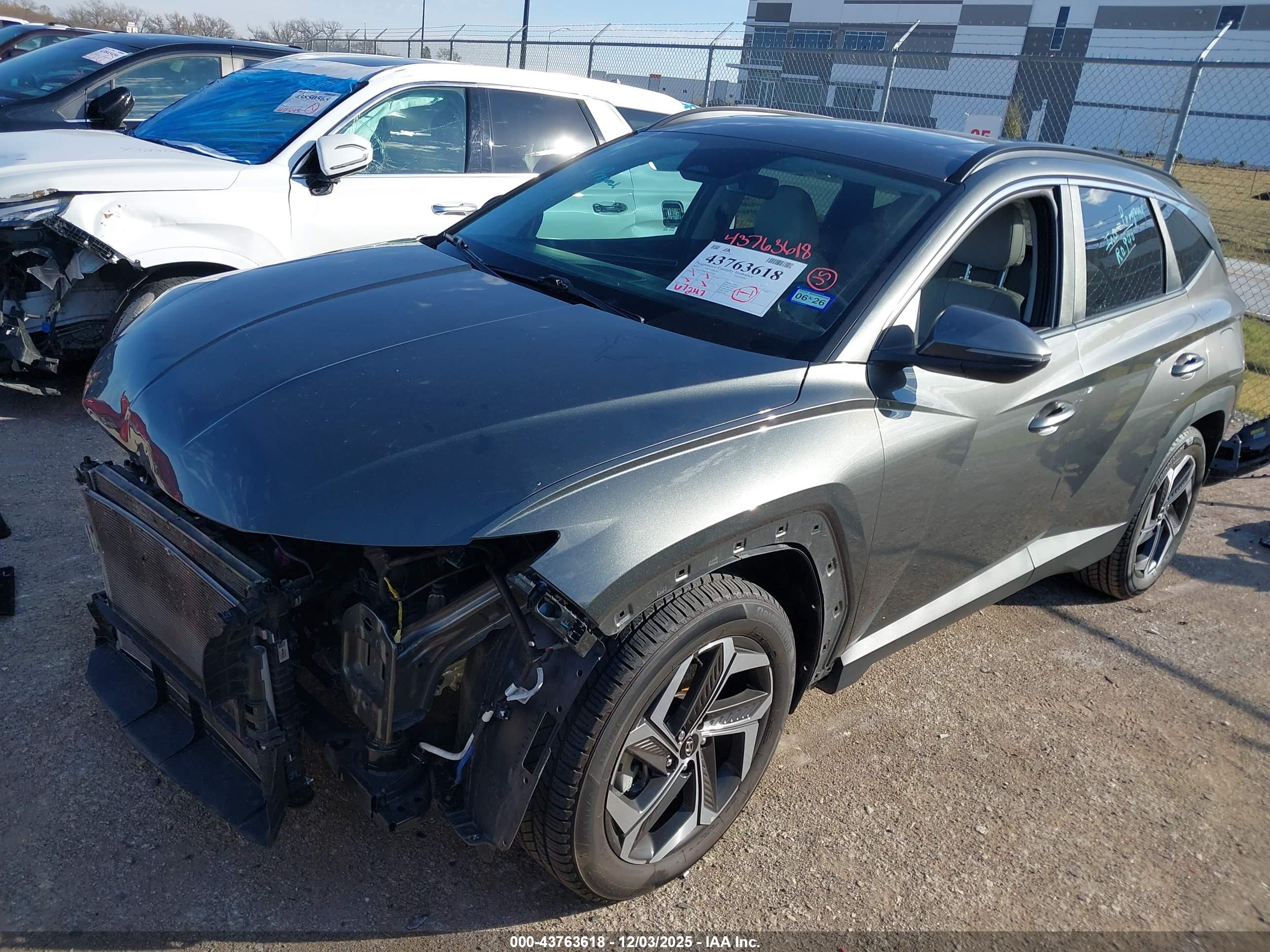 HYUNDAI TUCSON image 2