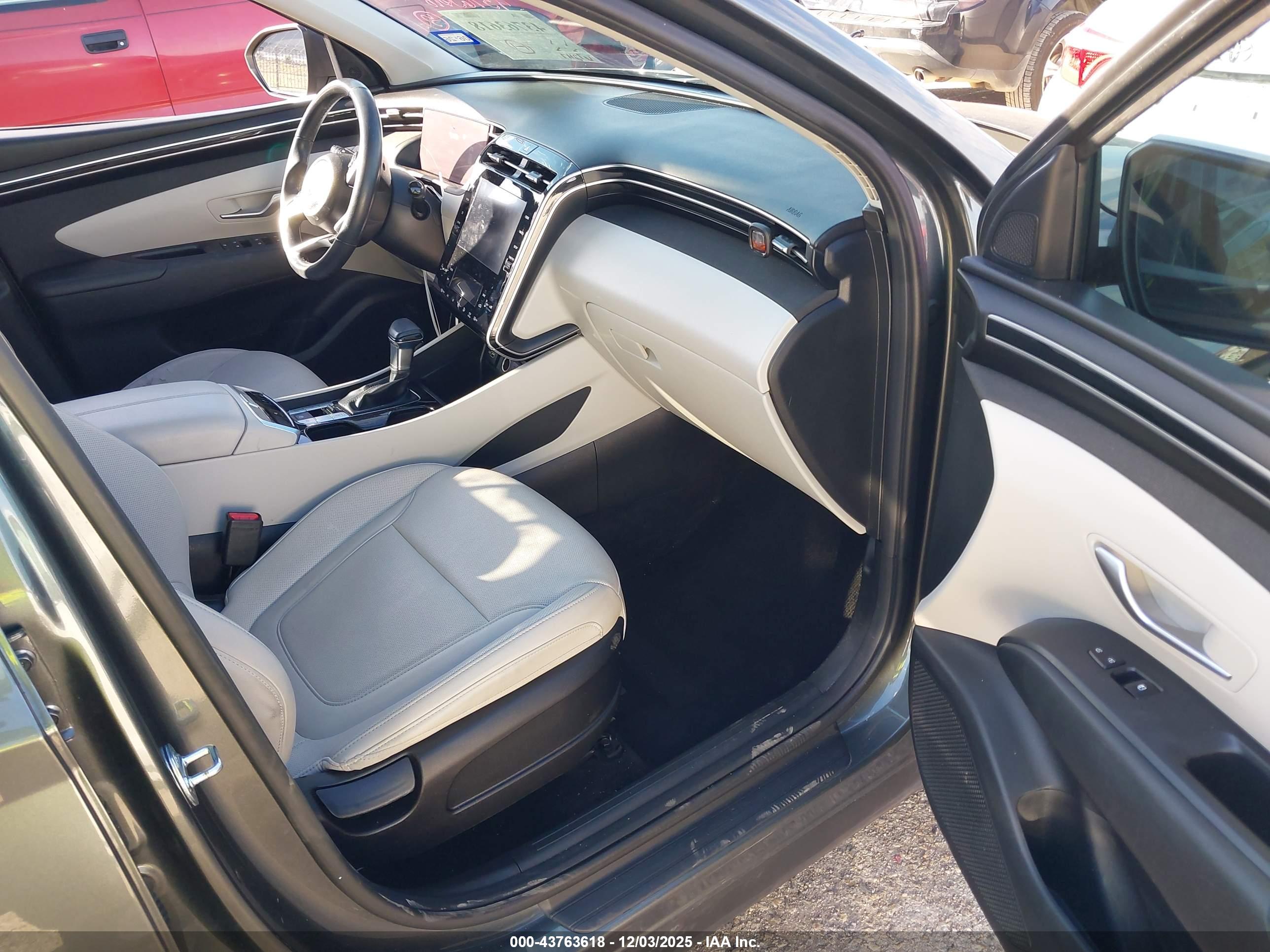 HYUNDAI TUCSON image 5