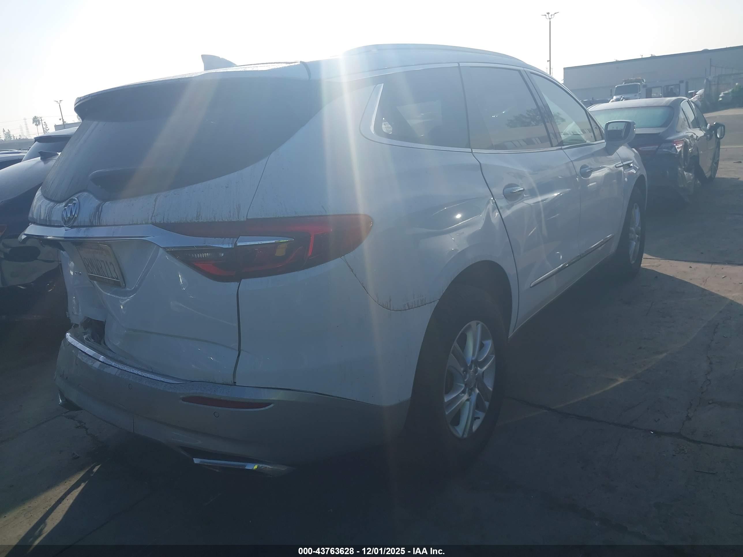 BUICK ENCLAVE image 4