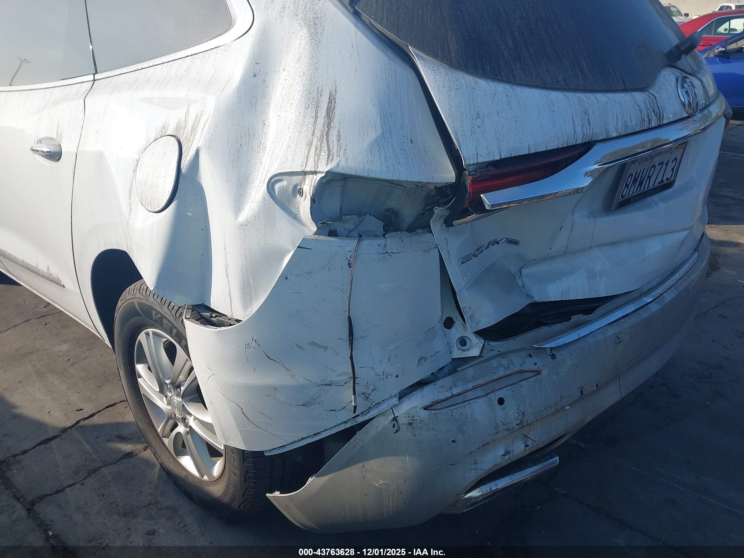 BUICK ENCLAVE image 6