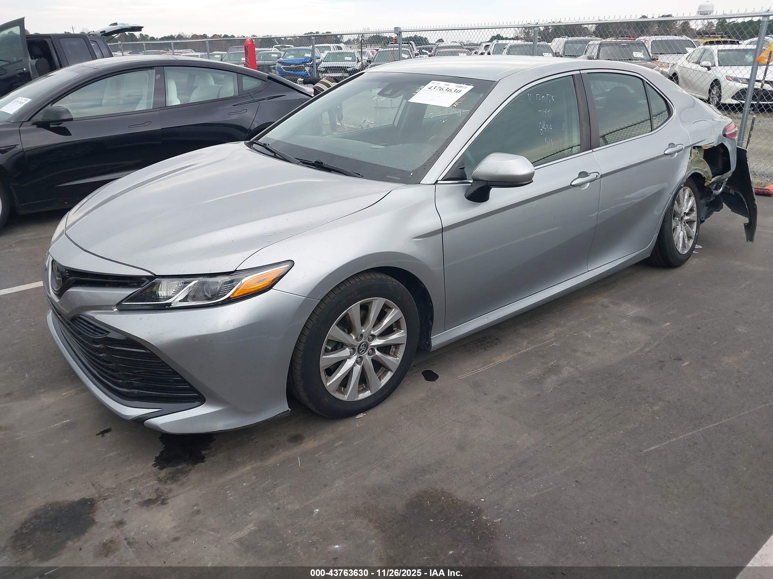 TOYOTA CAMRY image 2