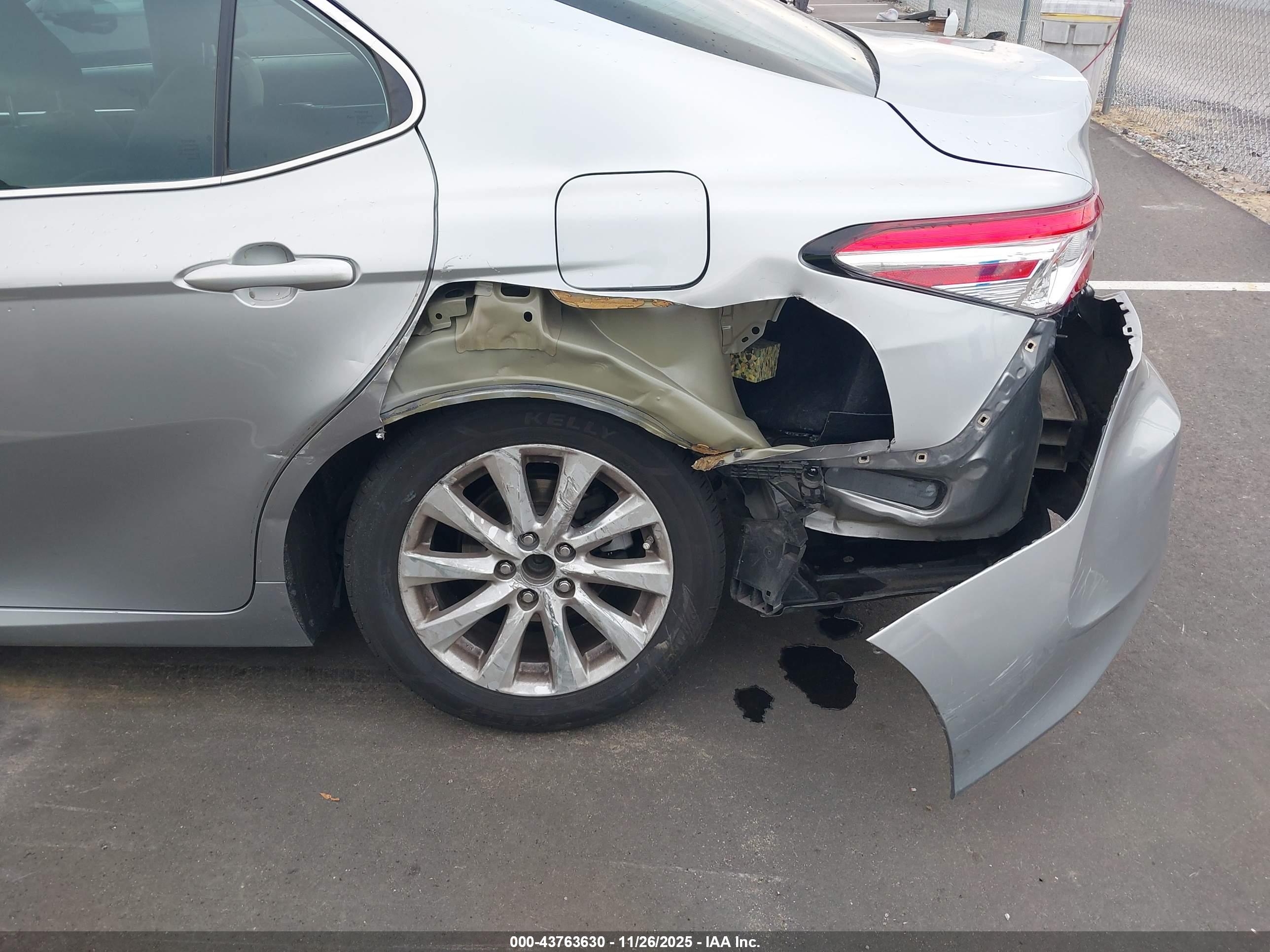 TOYOTA CAMRY image 6