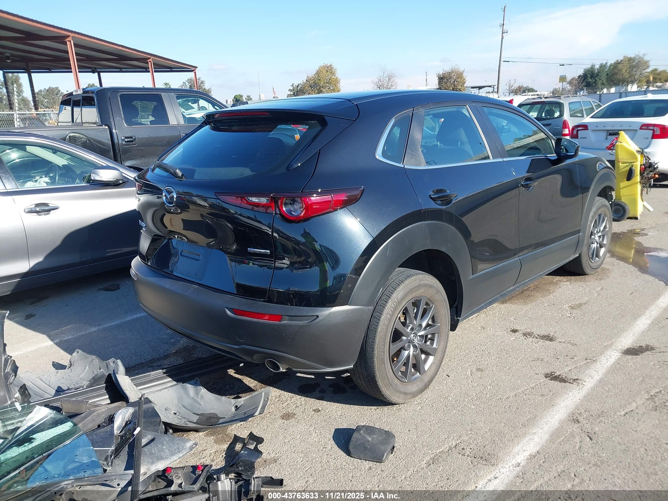 MAZDA CX-30 image 4