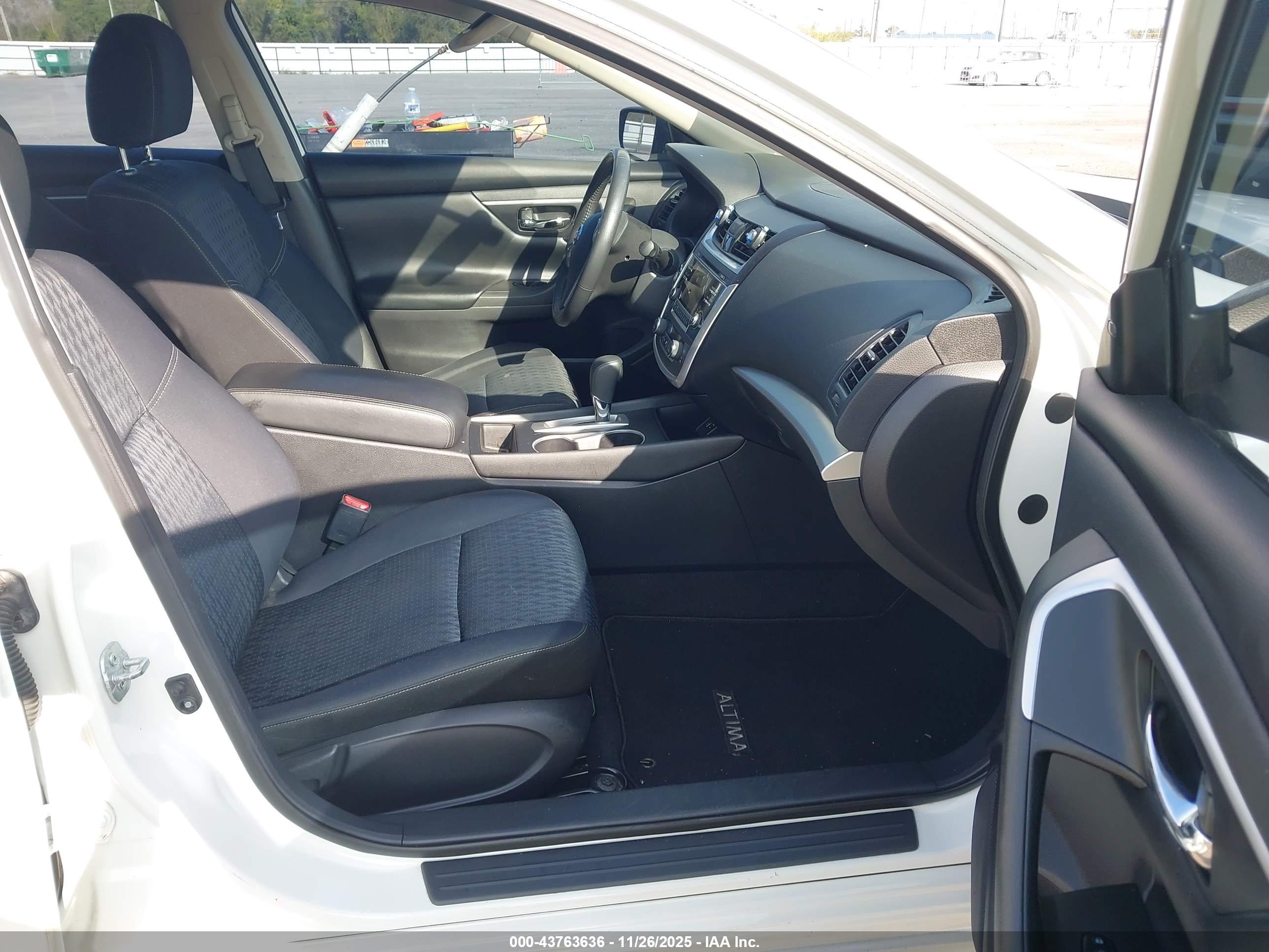 NISSAN ALTIMA image 5